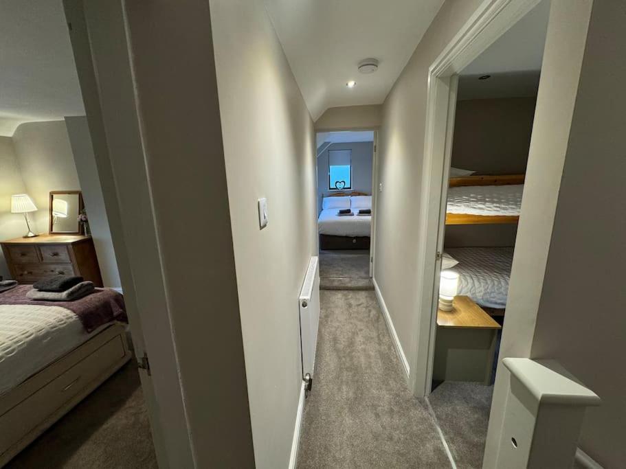 Three-Bedroom House photo 3