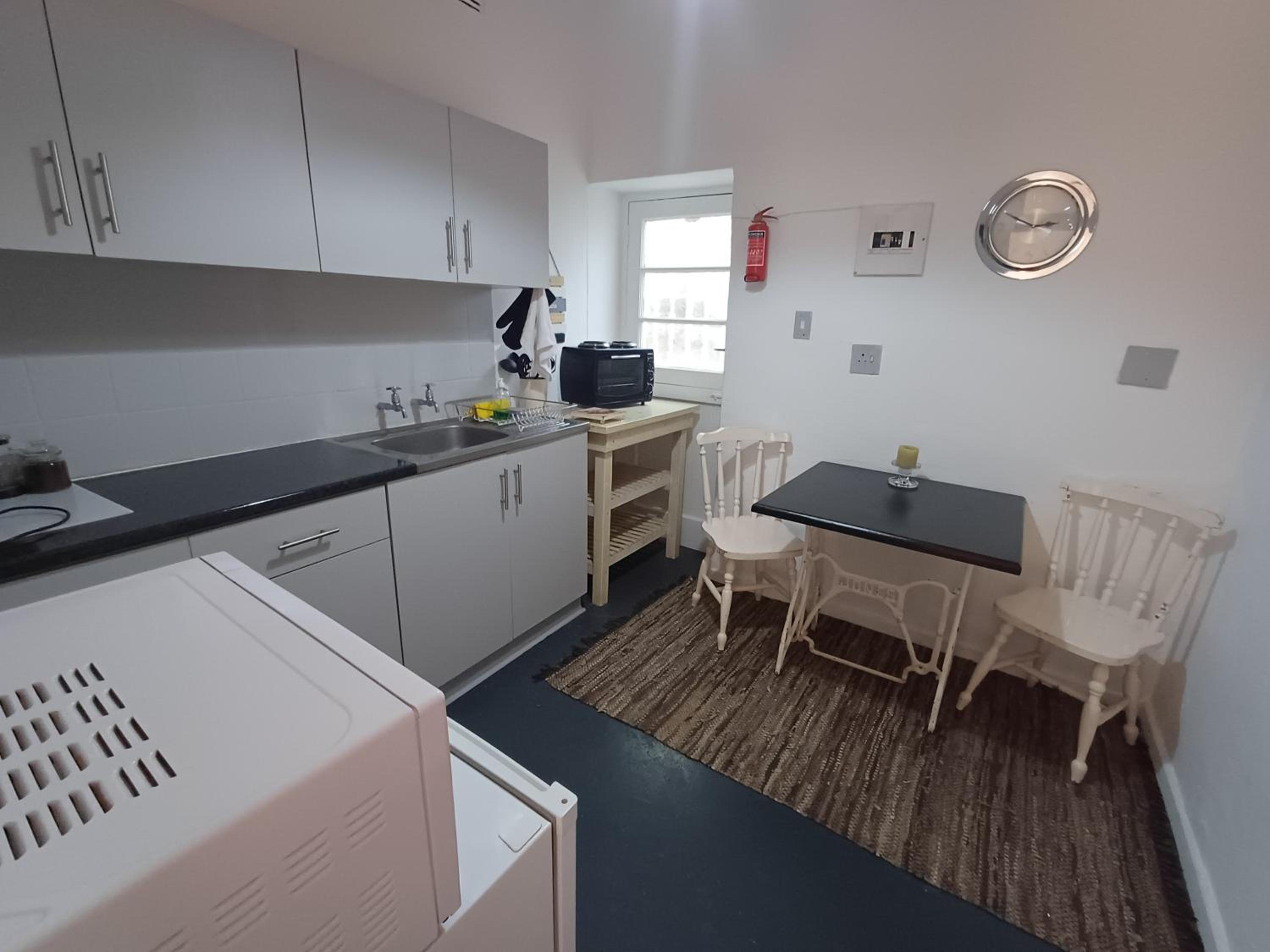 Double Room with Patio - Photo 7
