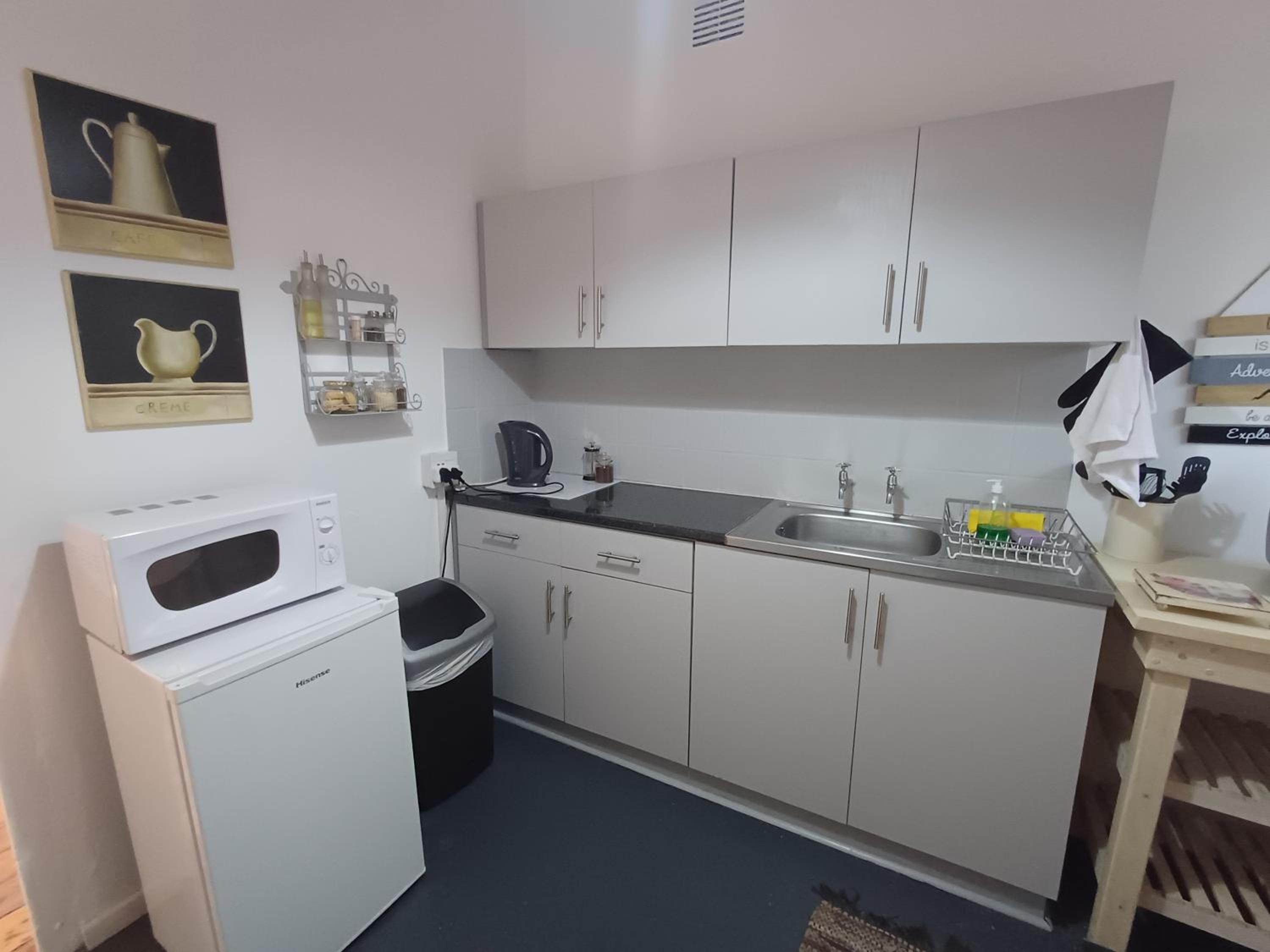 Double Room with Patio - Photo 8
