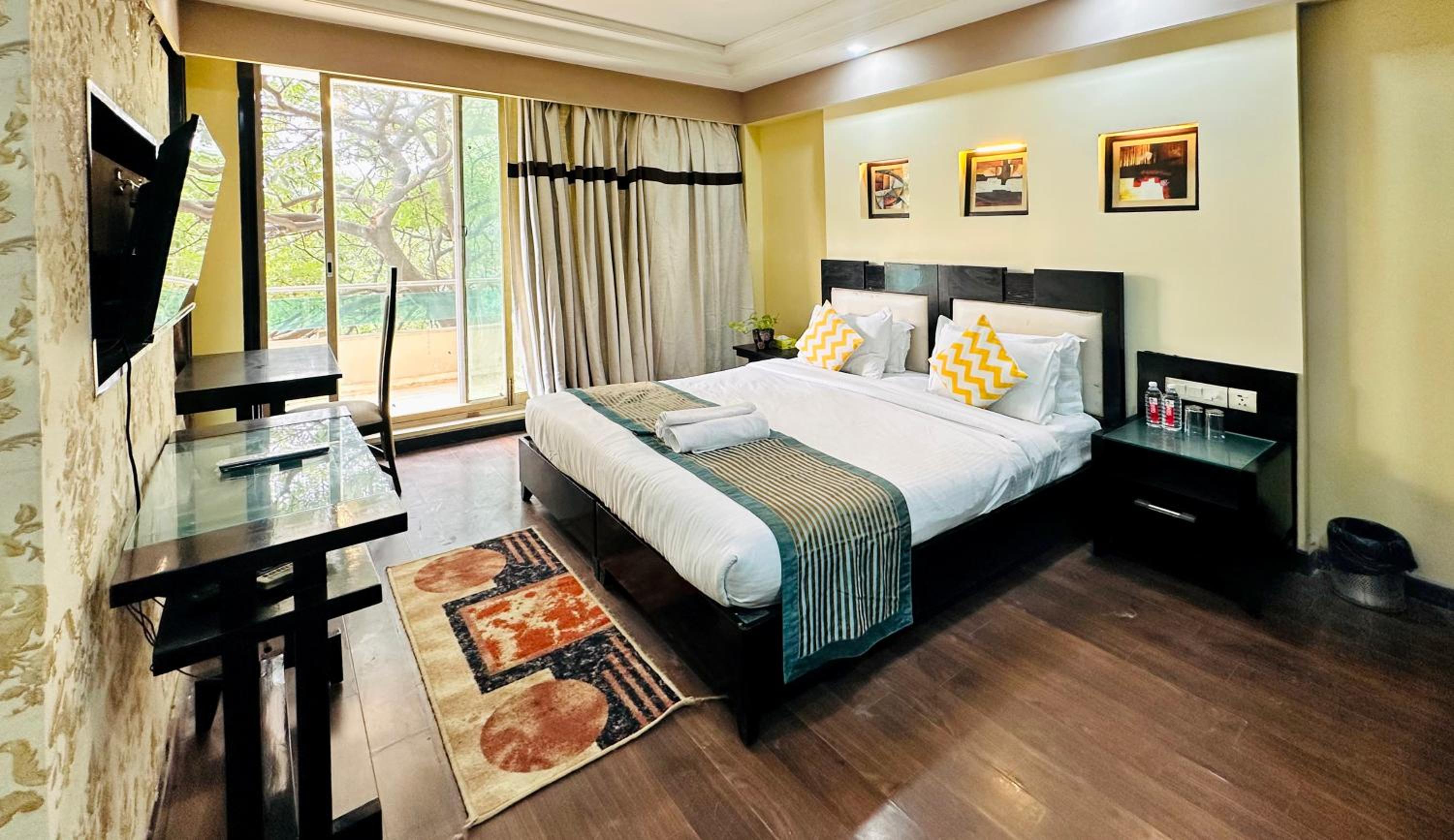 Deluxe Suite photo 2