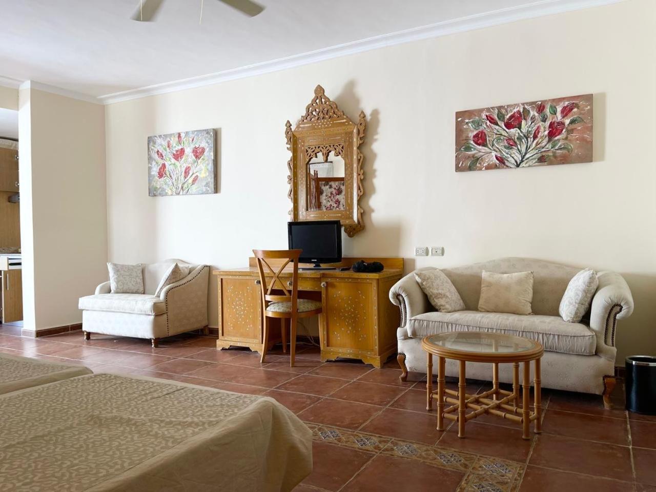 Deluxe Family Room photo 3