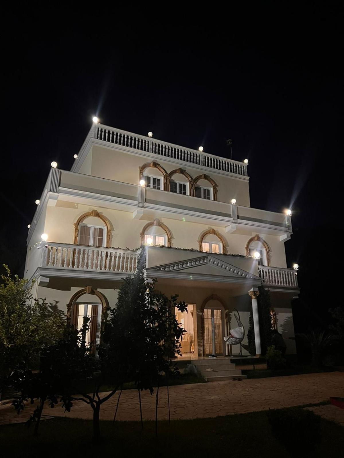 Villa photo 1