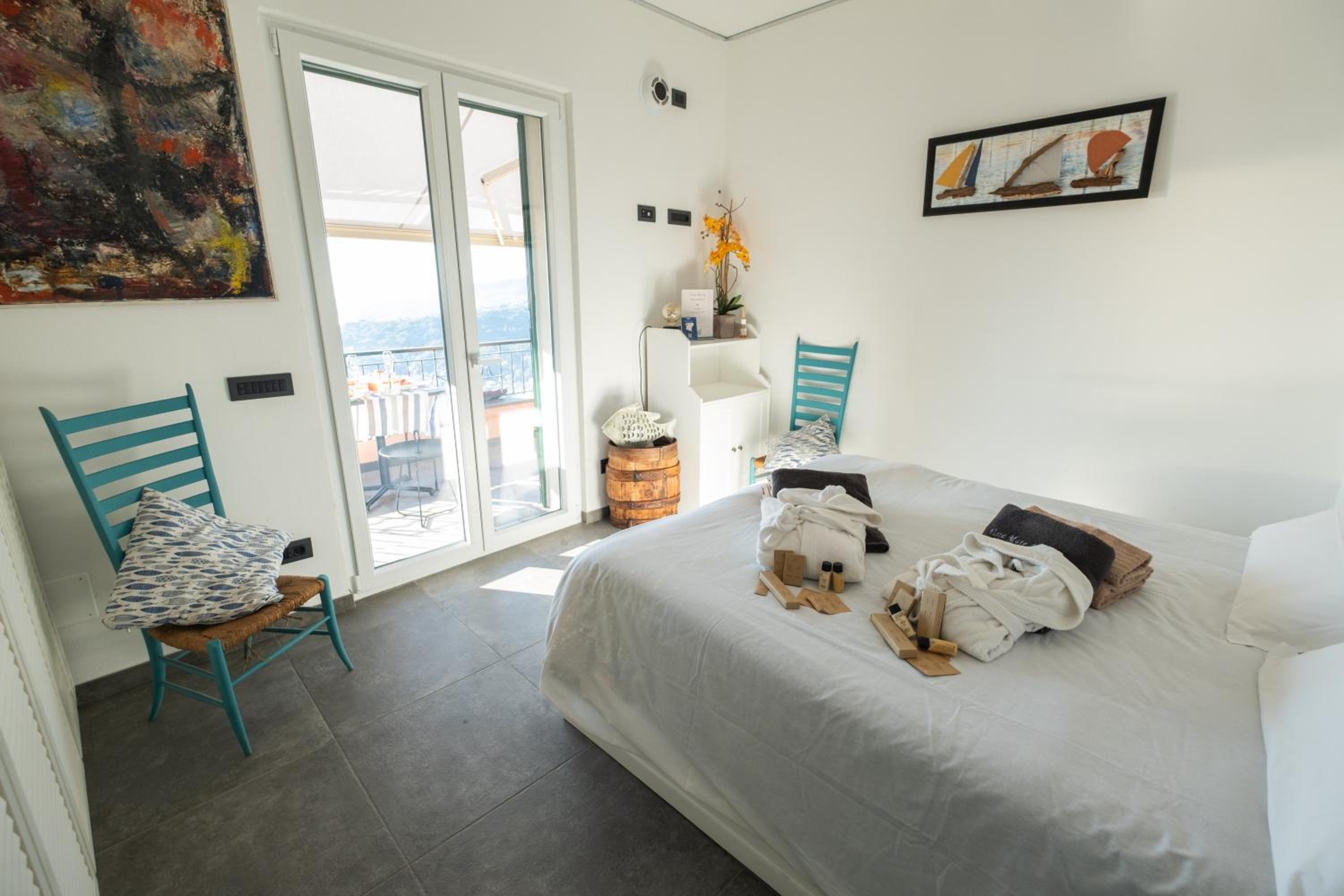 Double Room with Private External Bathroom photo 3