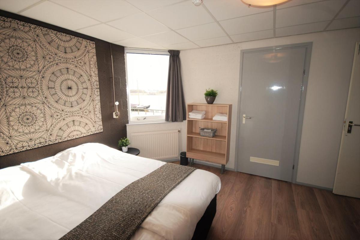 Double Room with Lake View photo 1