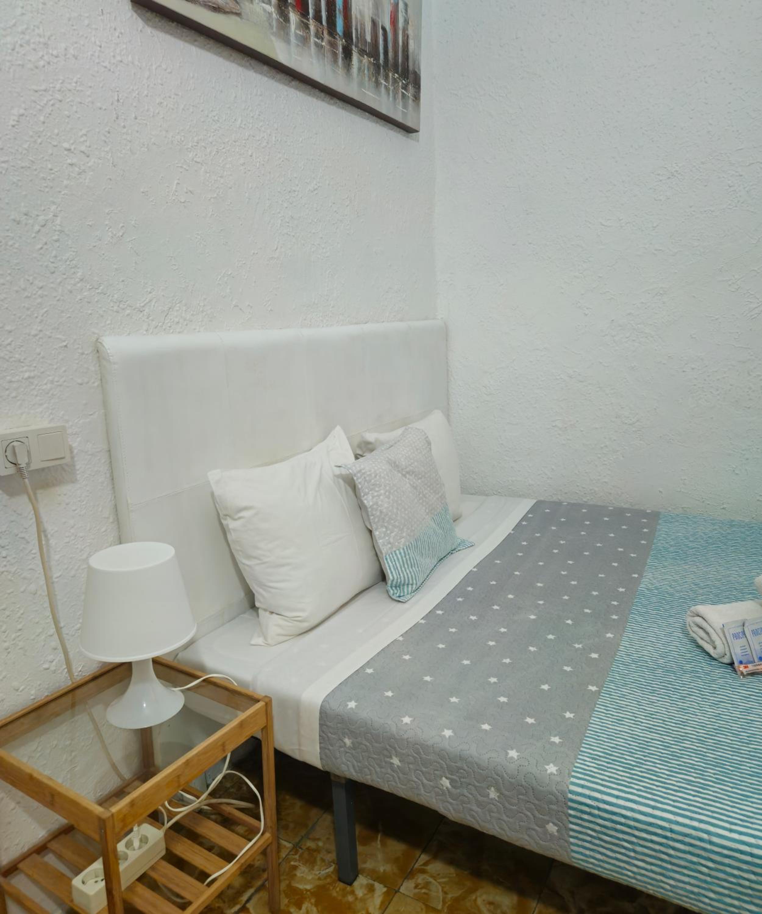 Double Room with Shared Bathroom photo 3