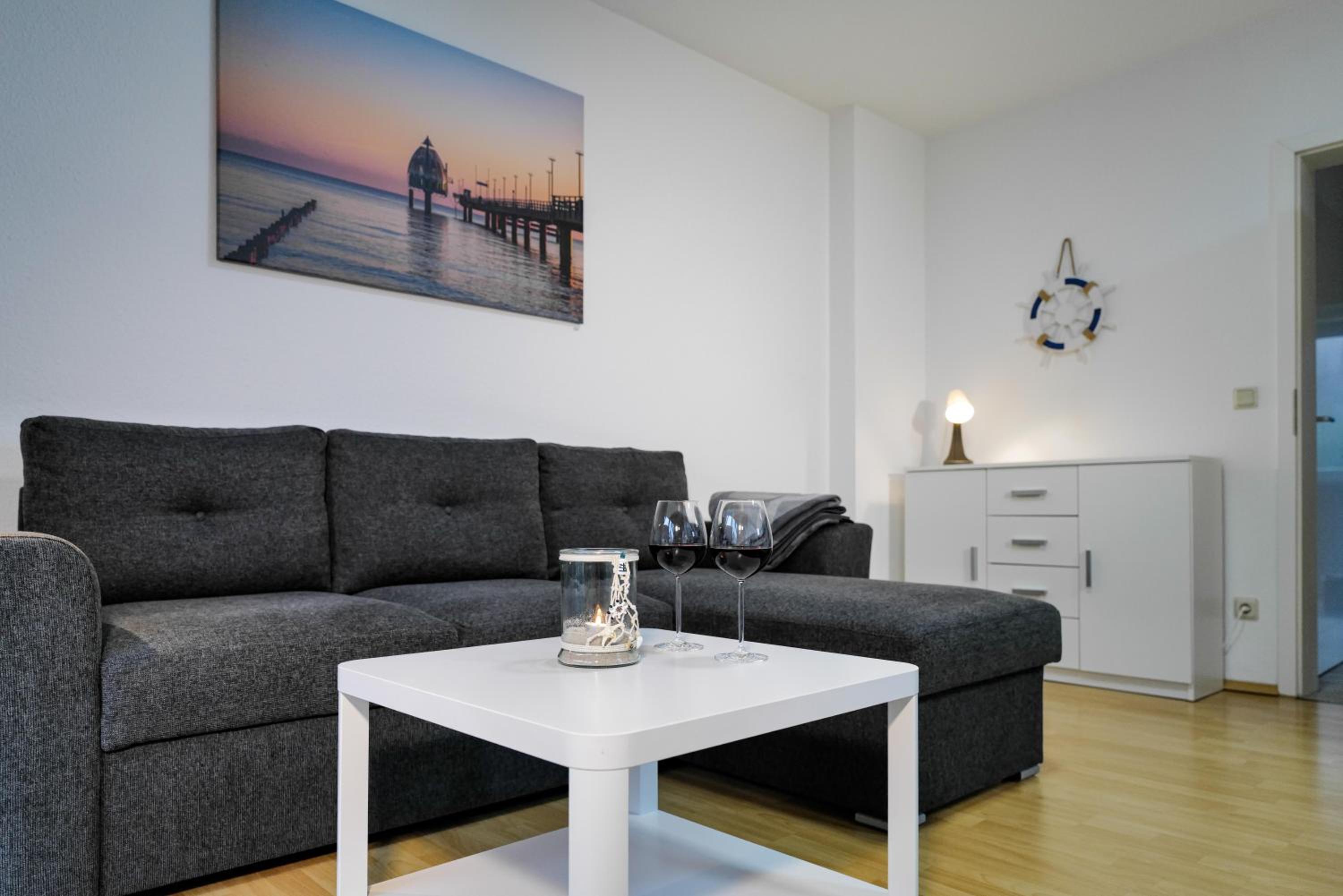 One-Bedroom Apartment photo 1