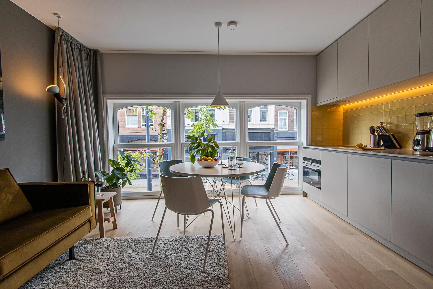 One-Bedroom Apartment with City View photo 3