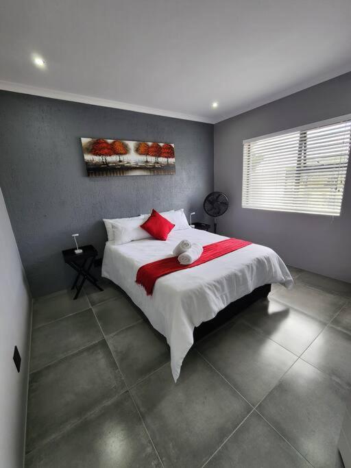 Four-Bedroom House photo 2