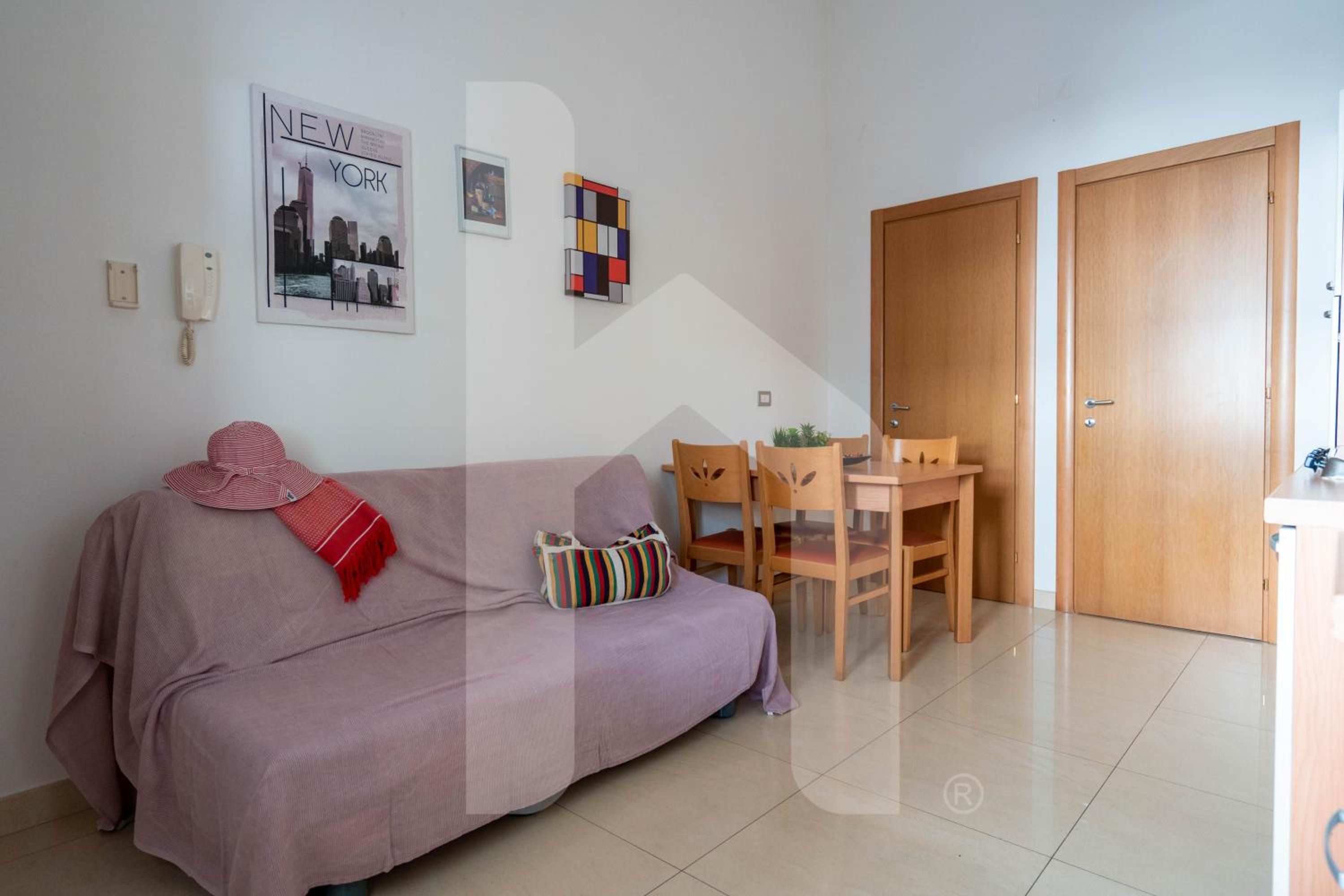 One-Bedroom Apartment