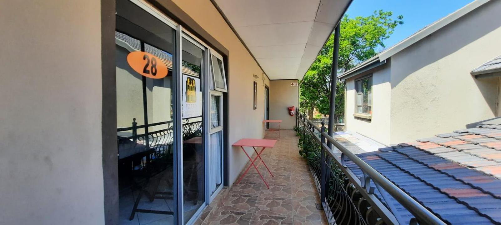 Family Room - Photo 9