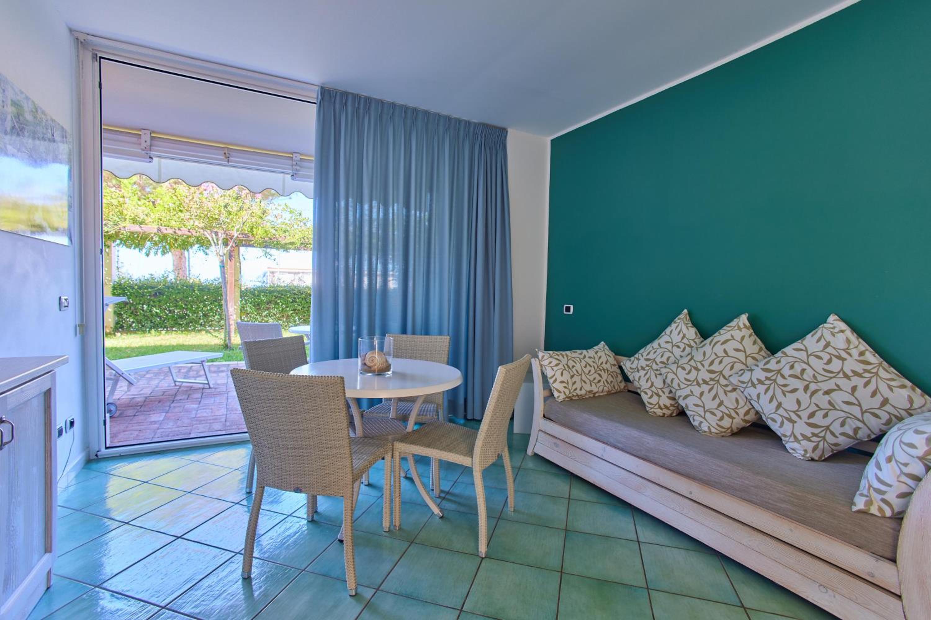 One-Bedroom Apartment with Garden photo 1