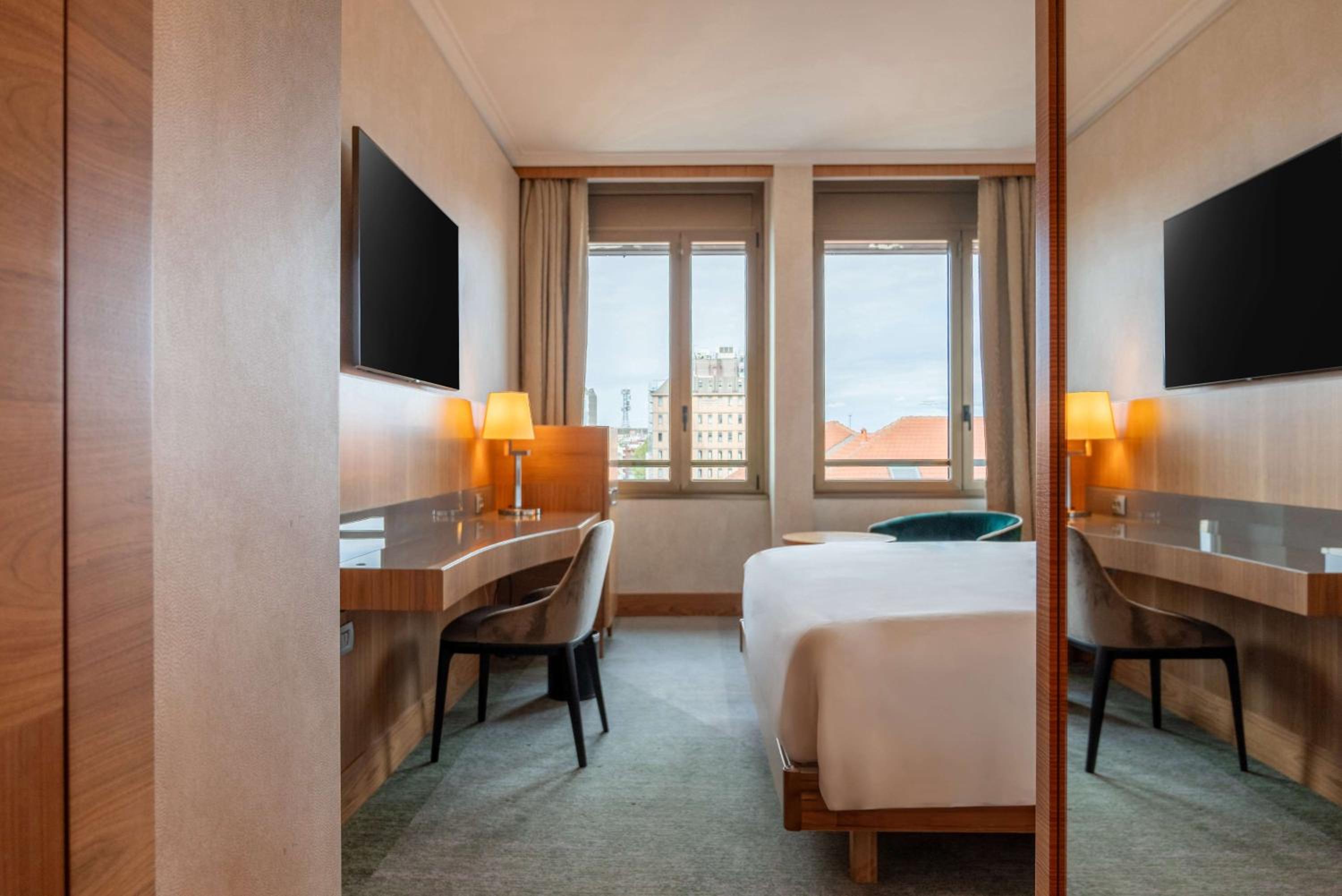 Deluxe Refurbished King Guest Room