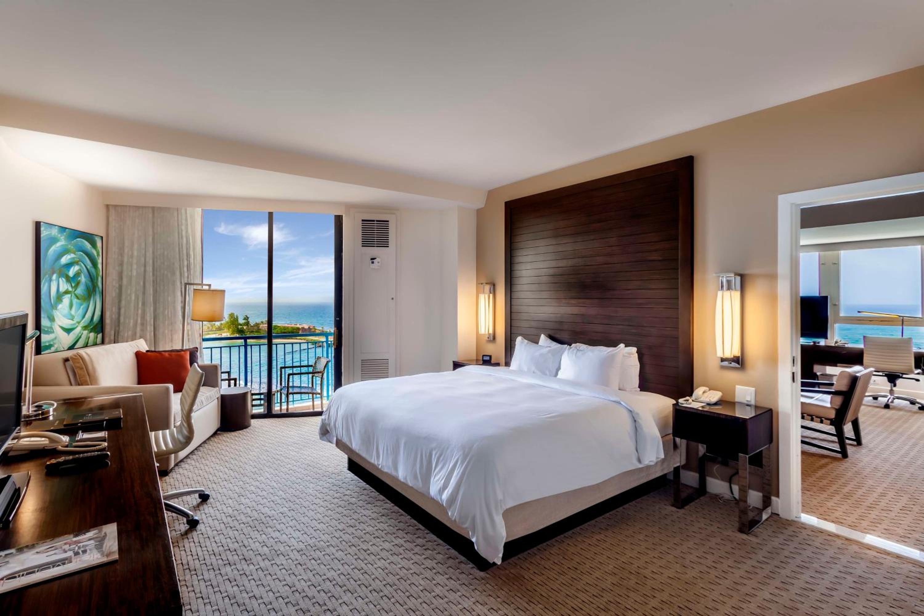 Corner King Suite with Ocean View - High Floor - Photo 3