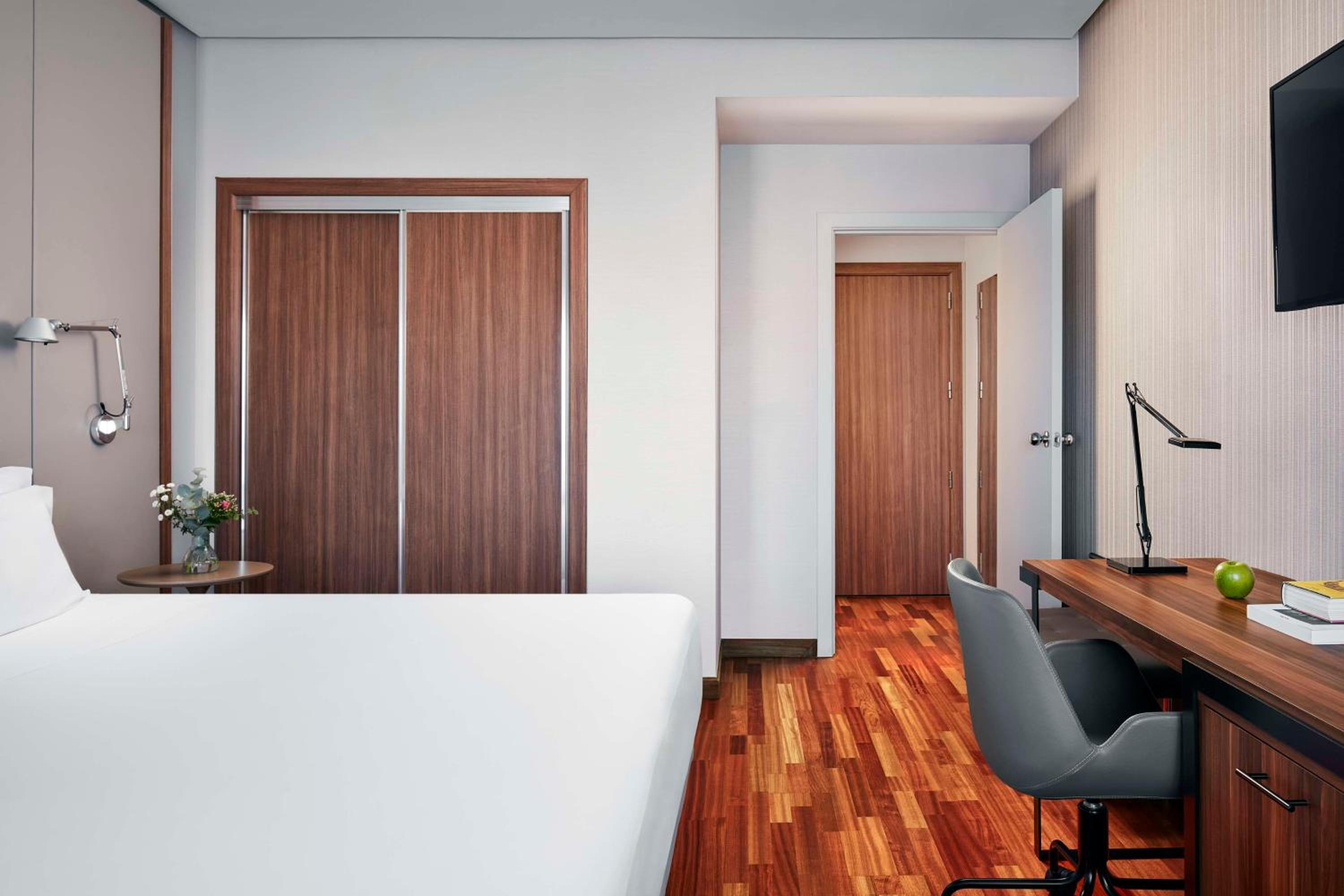Standard Double or Twin Room - Photo 3