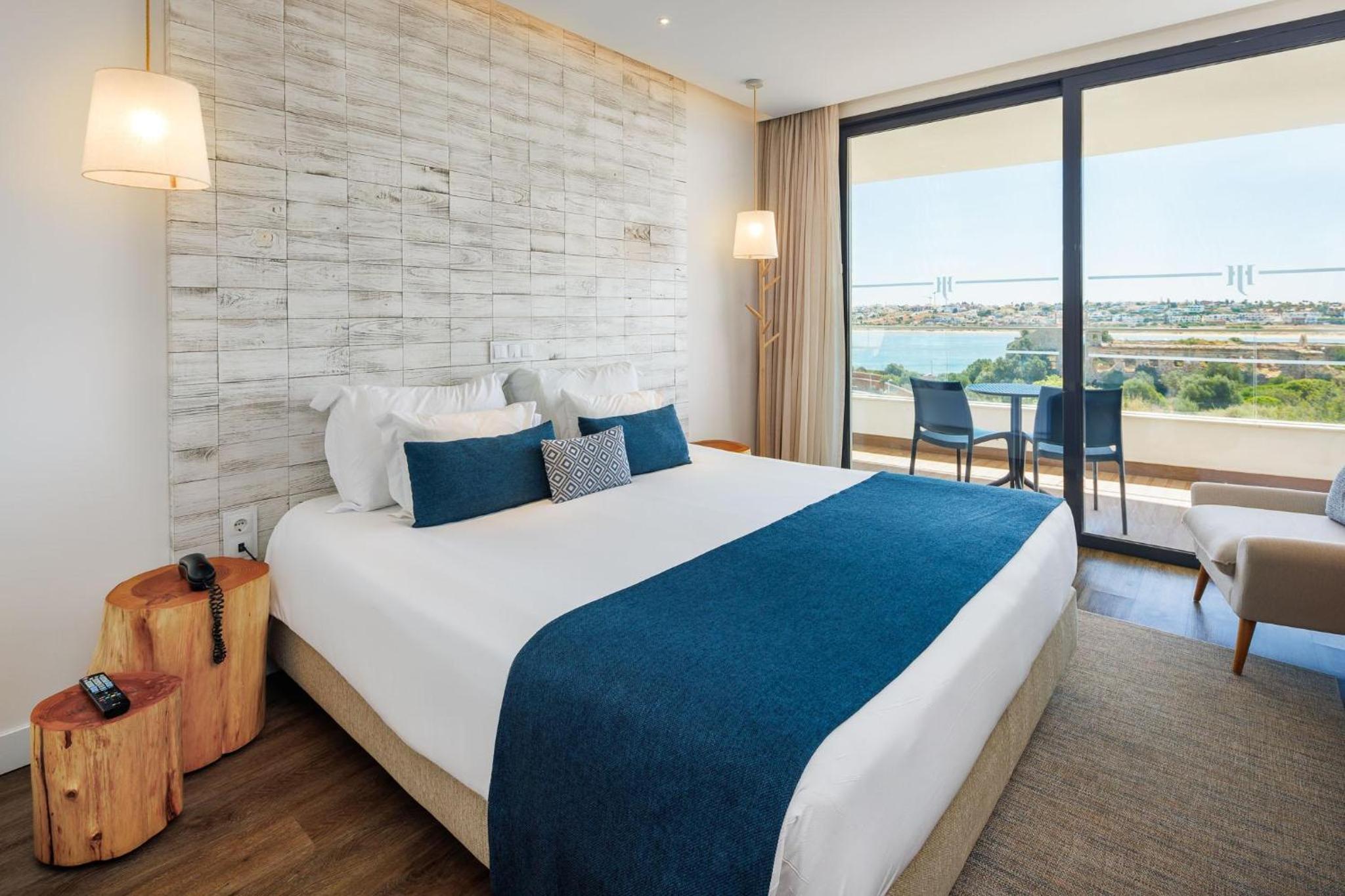 Deluxe Room with River View - High Floor