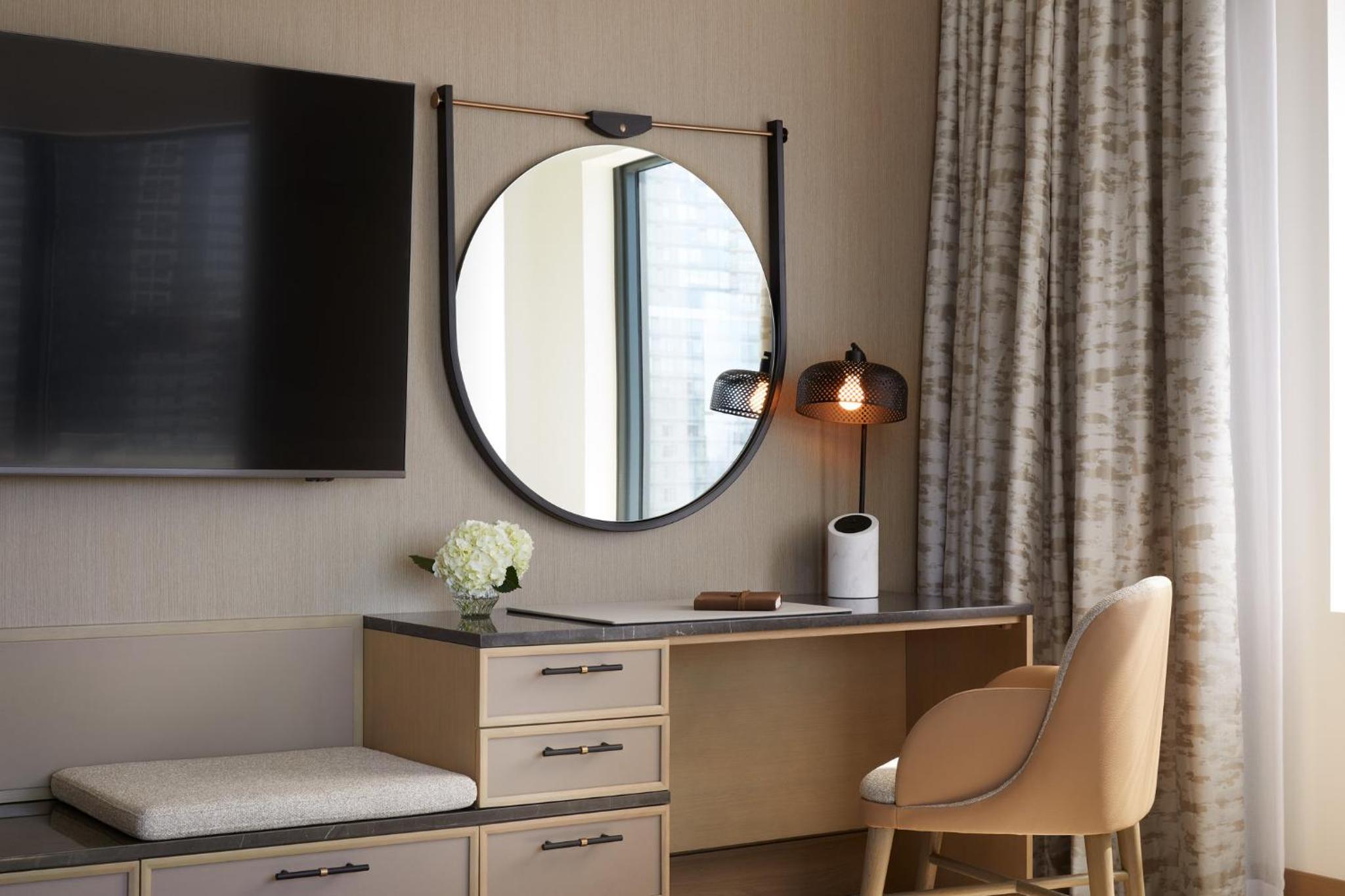 Classic King Room - Photo 6