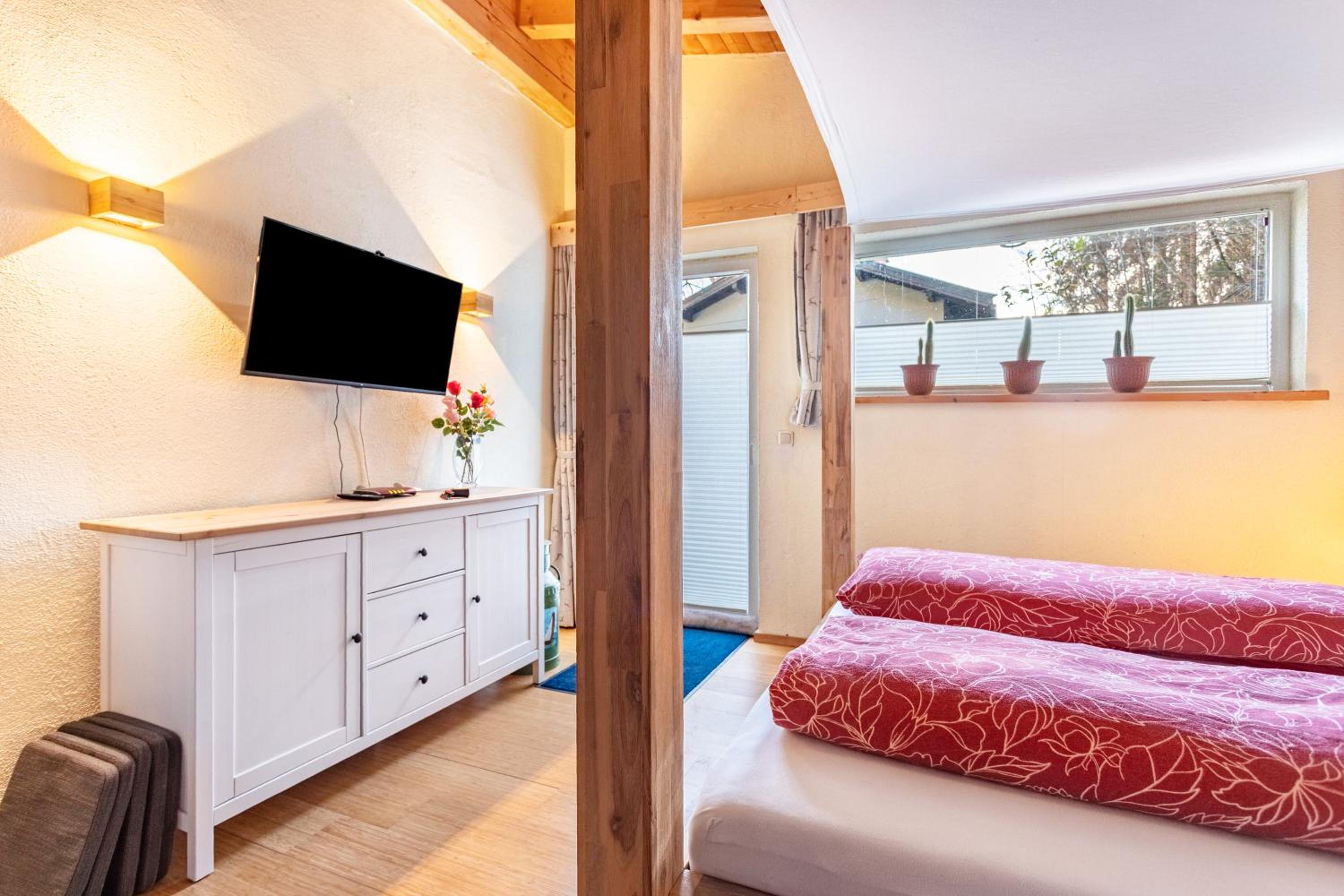 Superior One-Bedroom Apartment with Balcony photo 2