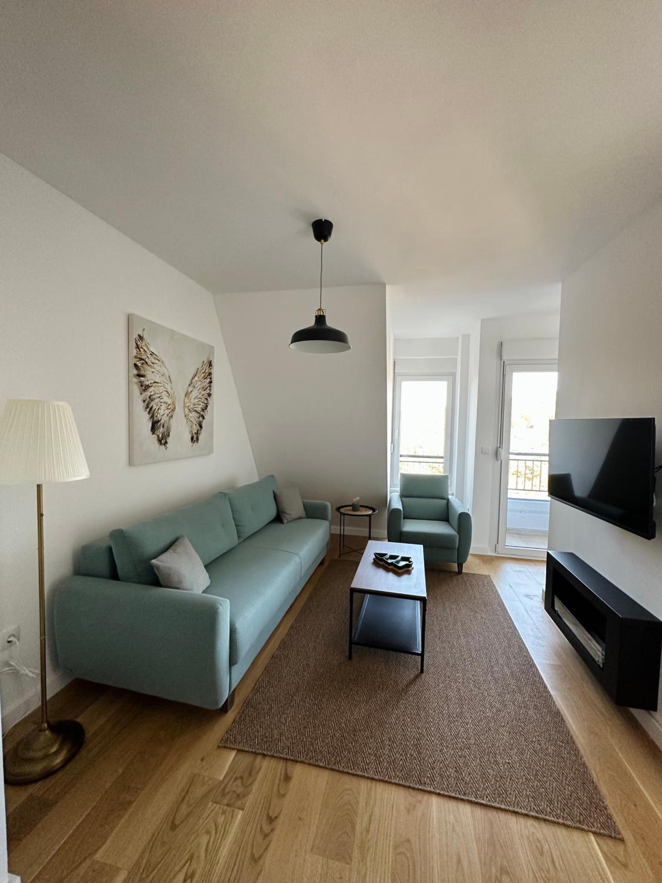 One-Bedroom Apartment photo 1