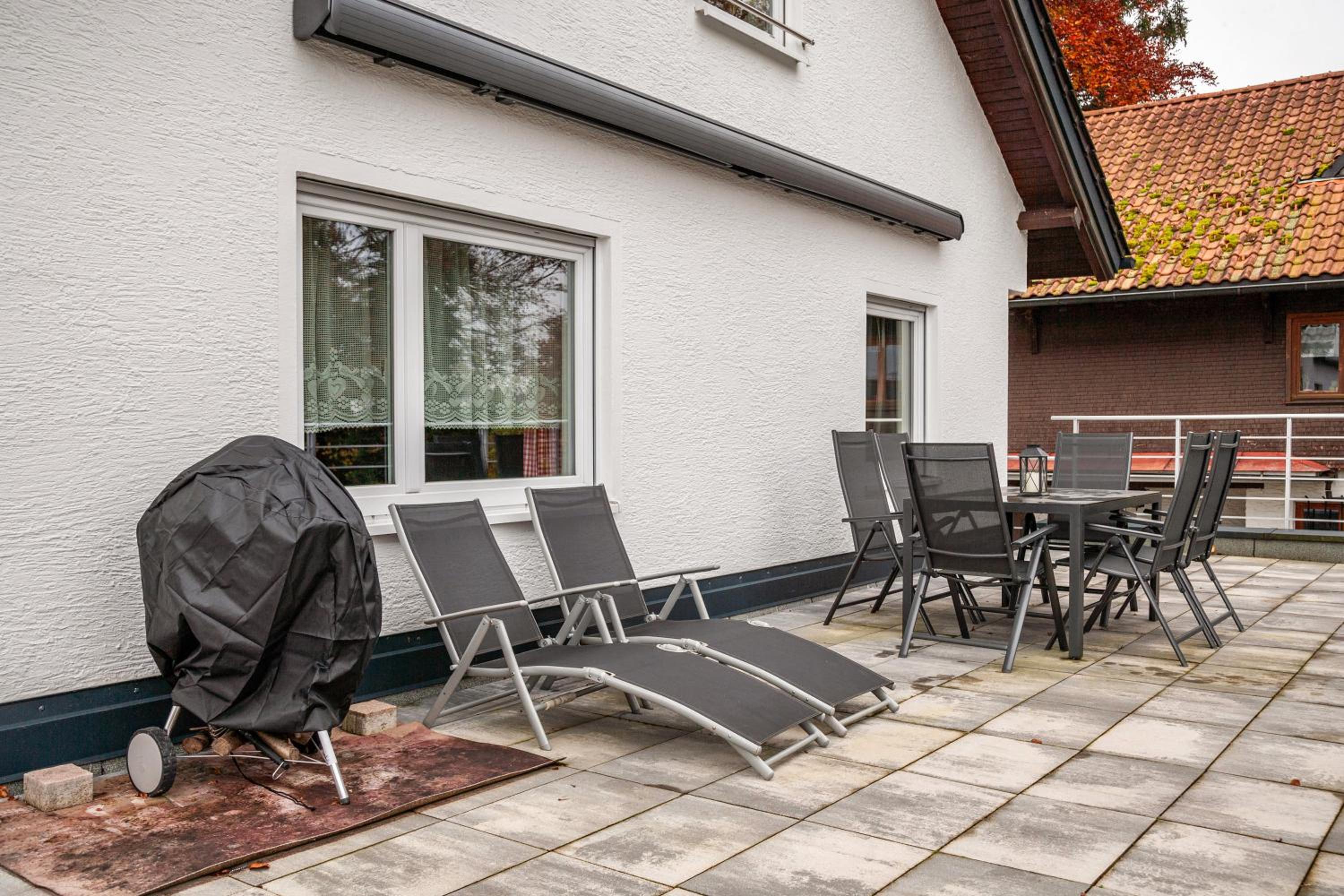 Two-Bedroom Deluxe Apartment with Garden View photo 3