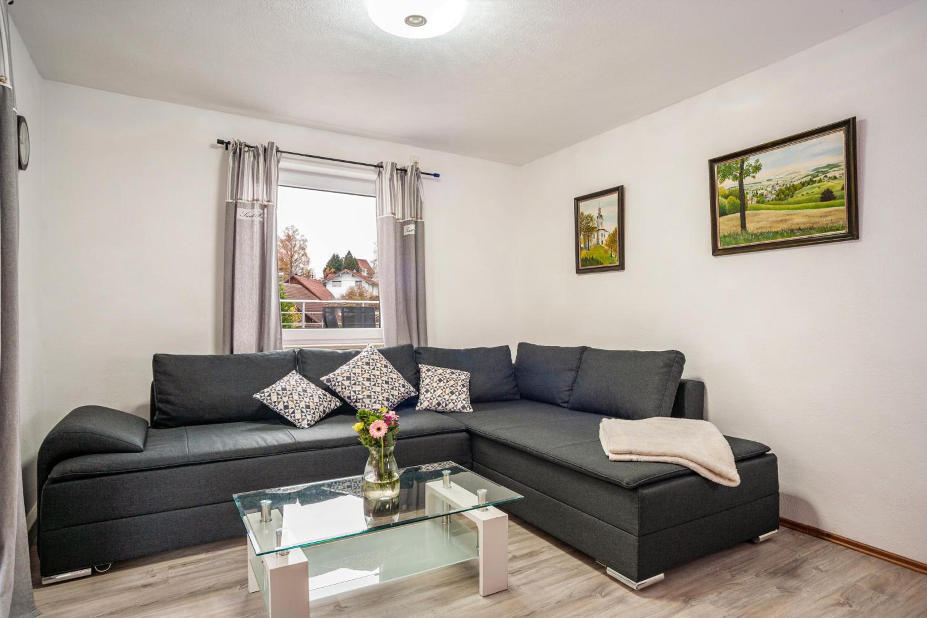 Two-Bedroom Deluxe Apartment with Garden View photo 1