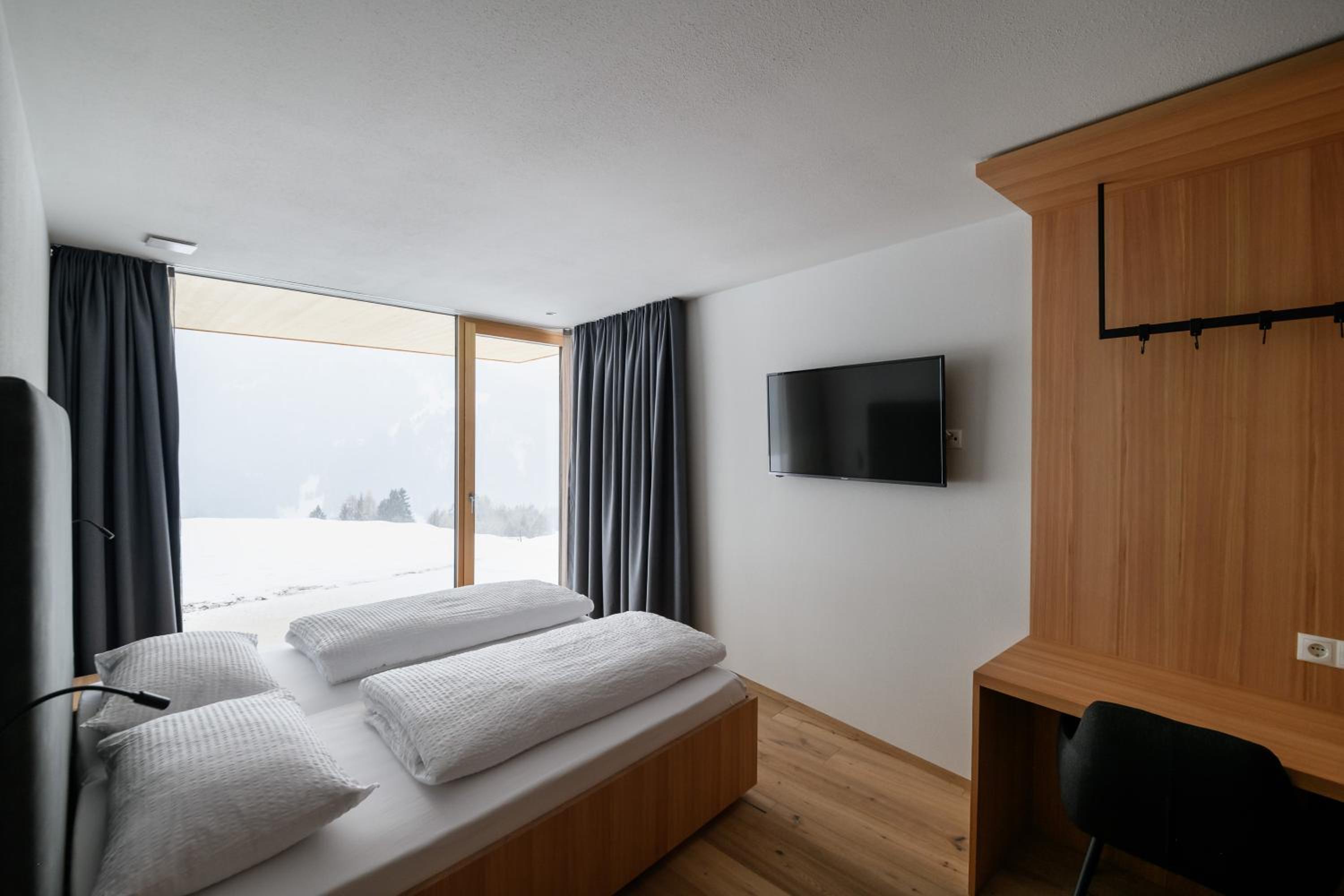 Two-Bedroom Deluxe Apartment with Garden View