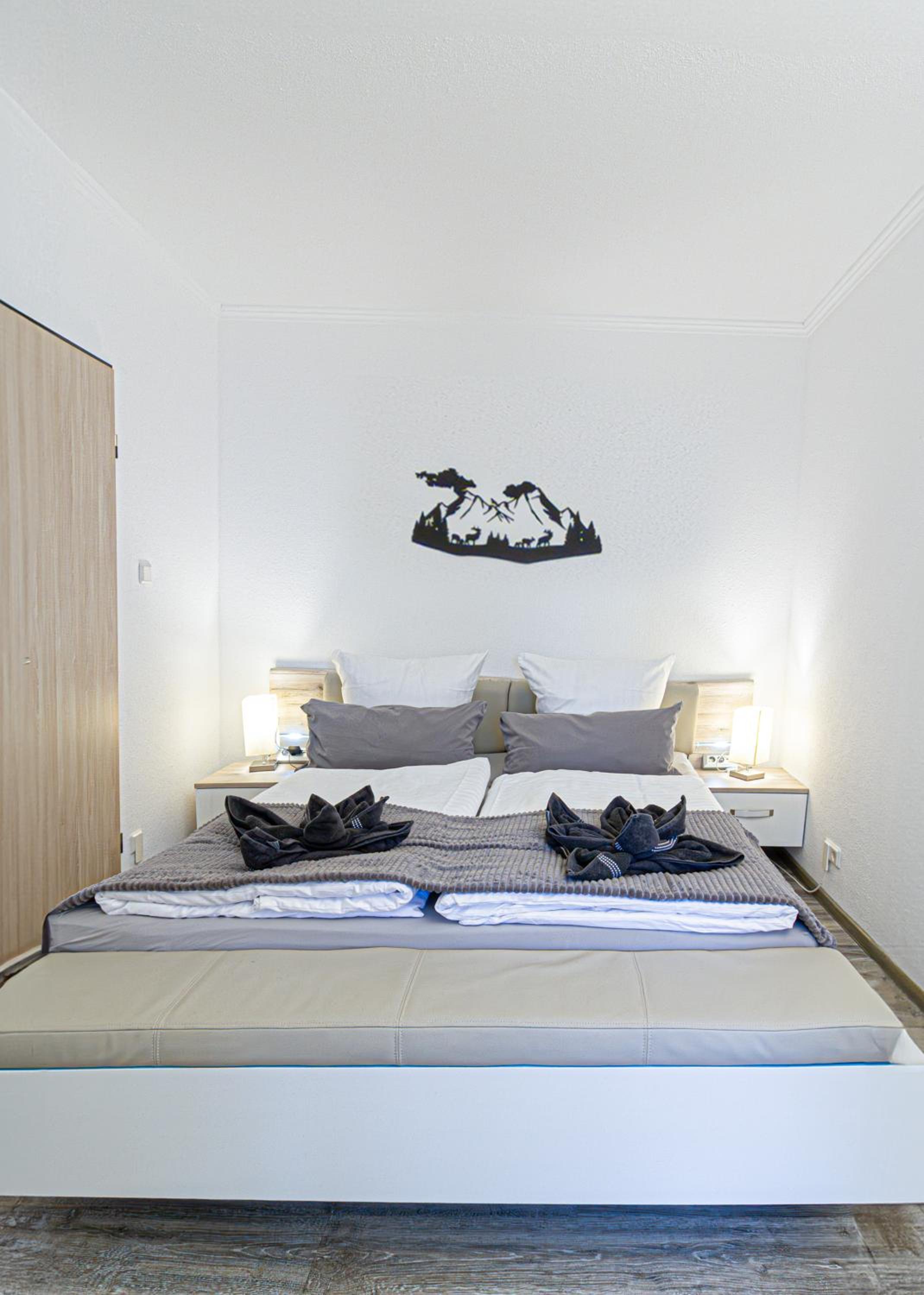 One-Bedroom Apartment photo 1