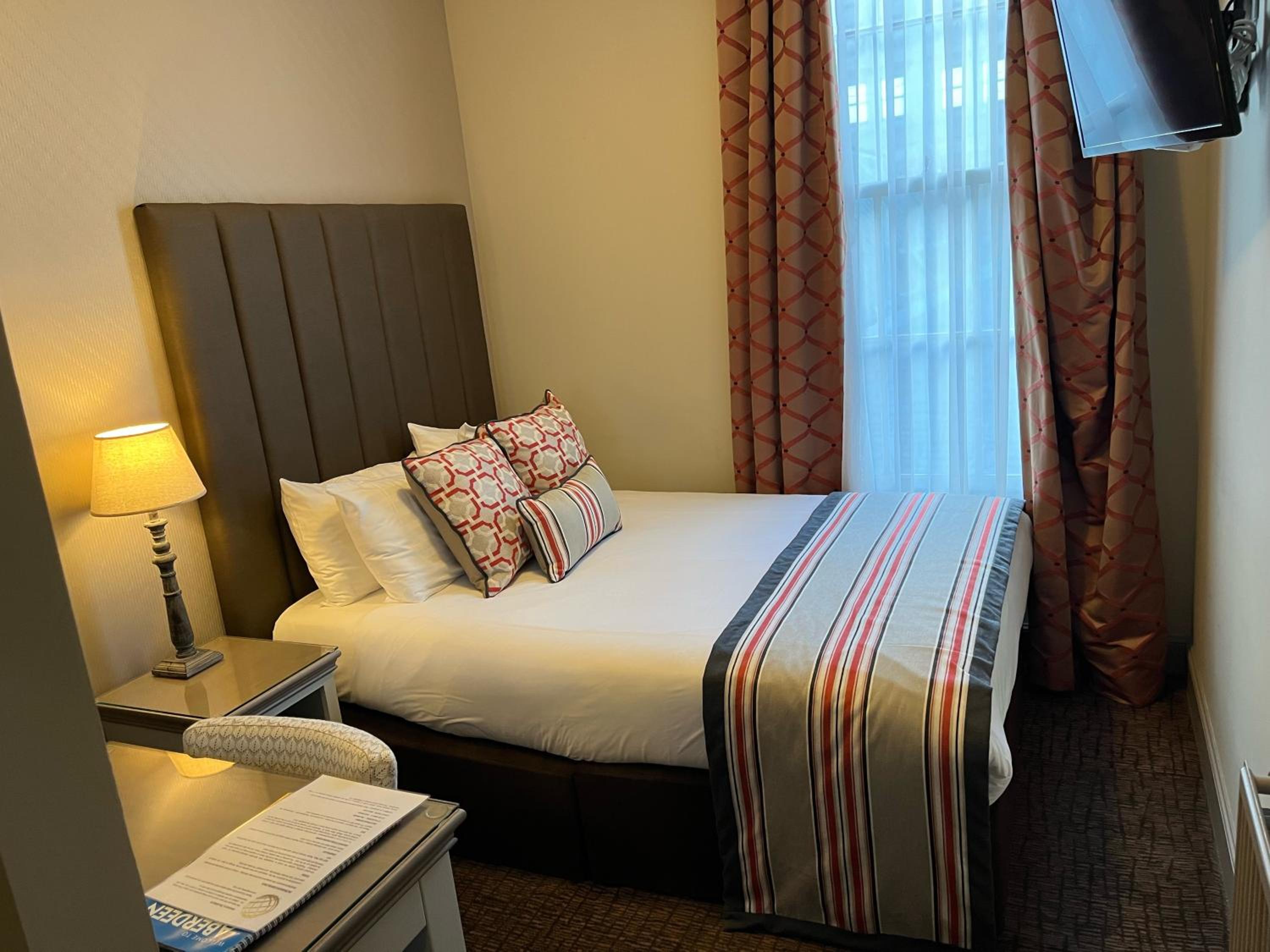 Small Double Room - Photo 4