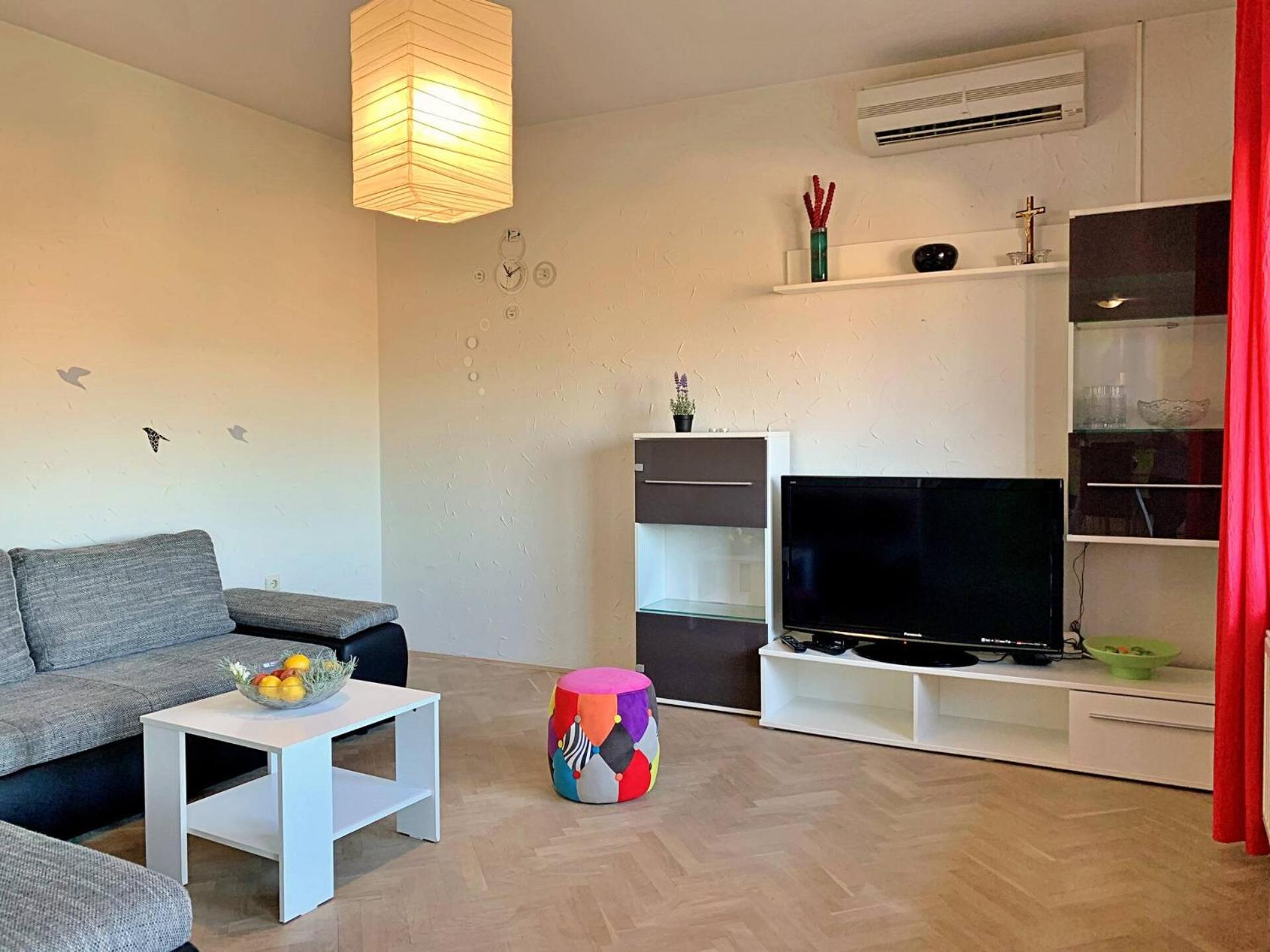 Apartment photo 1