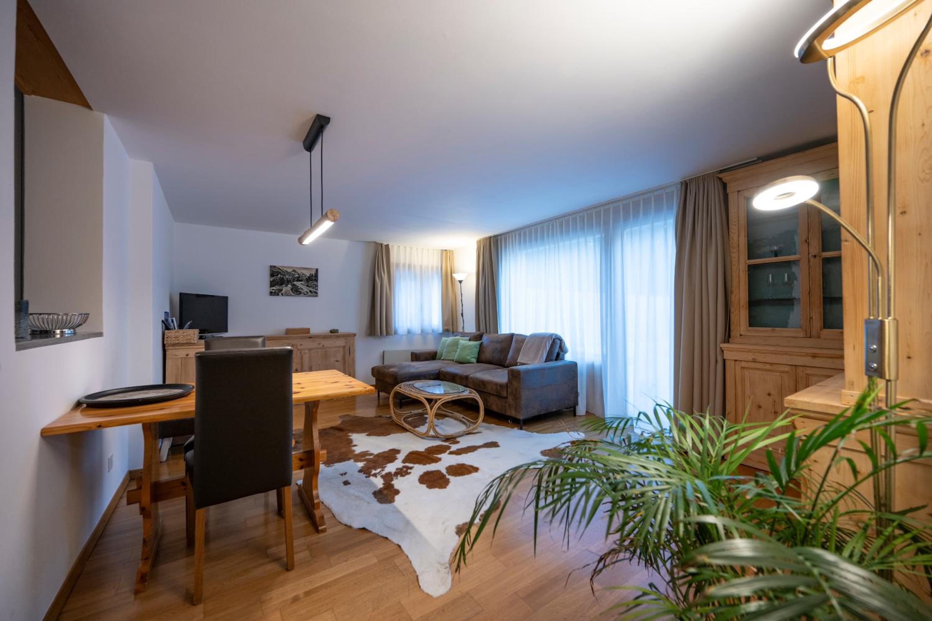 One-Bedroom Apartment photo 1