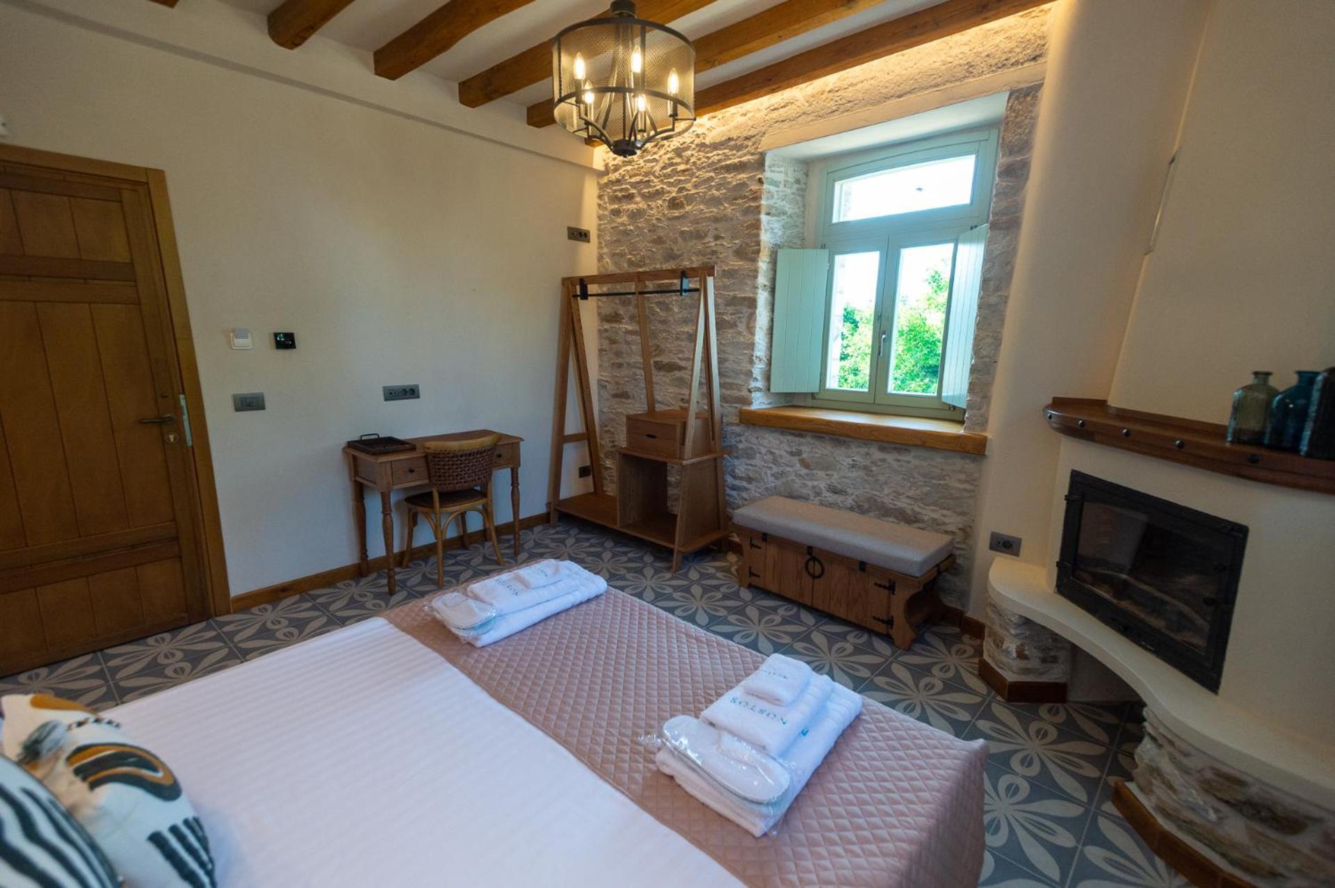 Deluxe Double Room photo 3