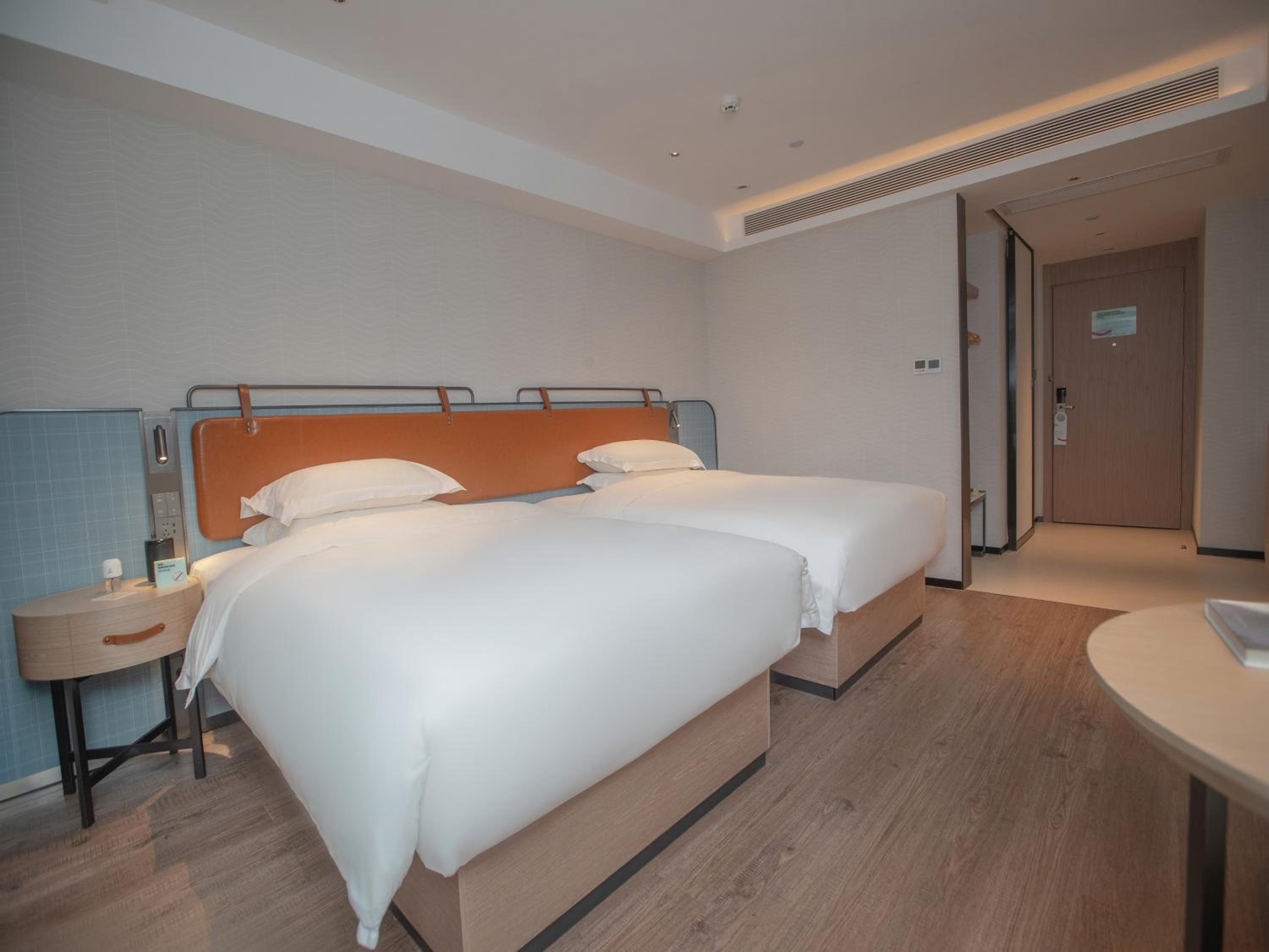 Standard Twin Room - No Window  photo 1