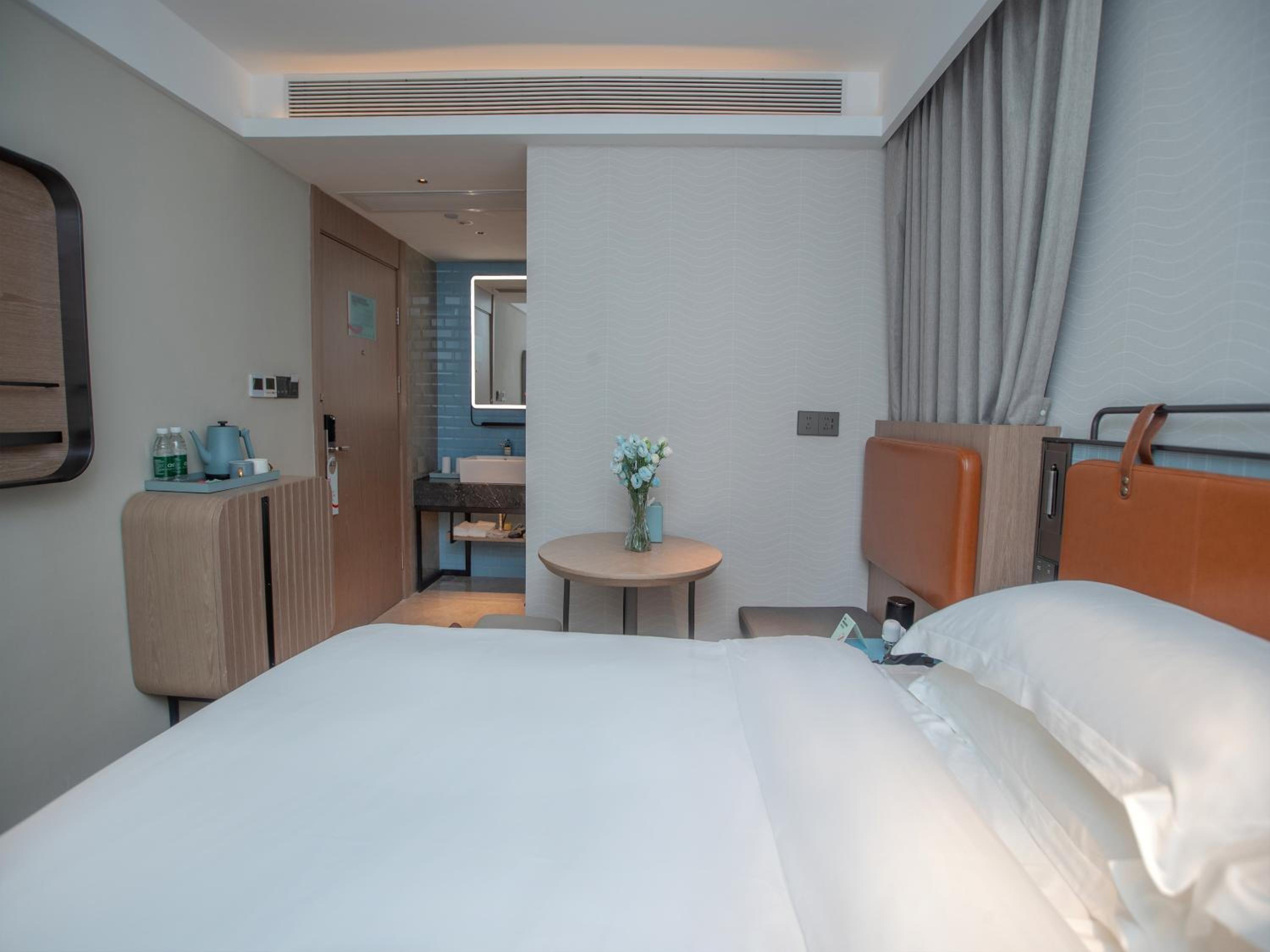 Small Double Room No Window photo 3