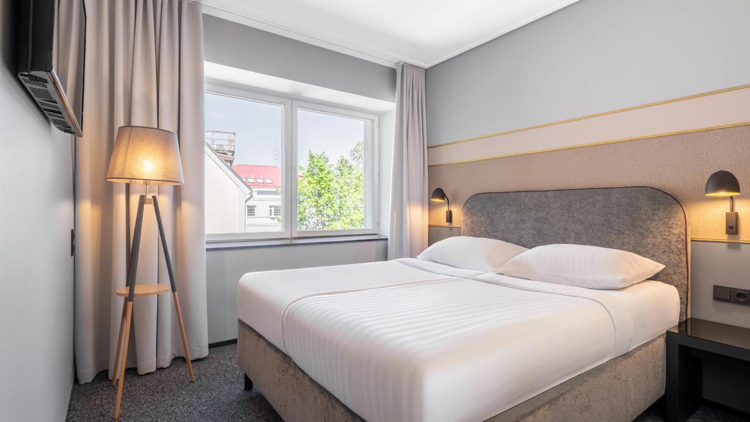 Small Double Room - Photo 1