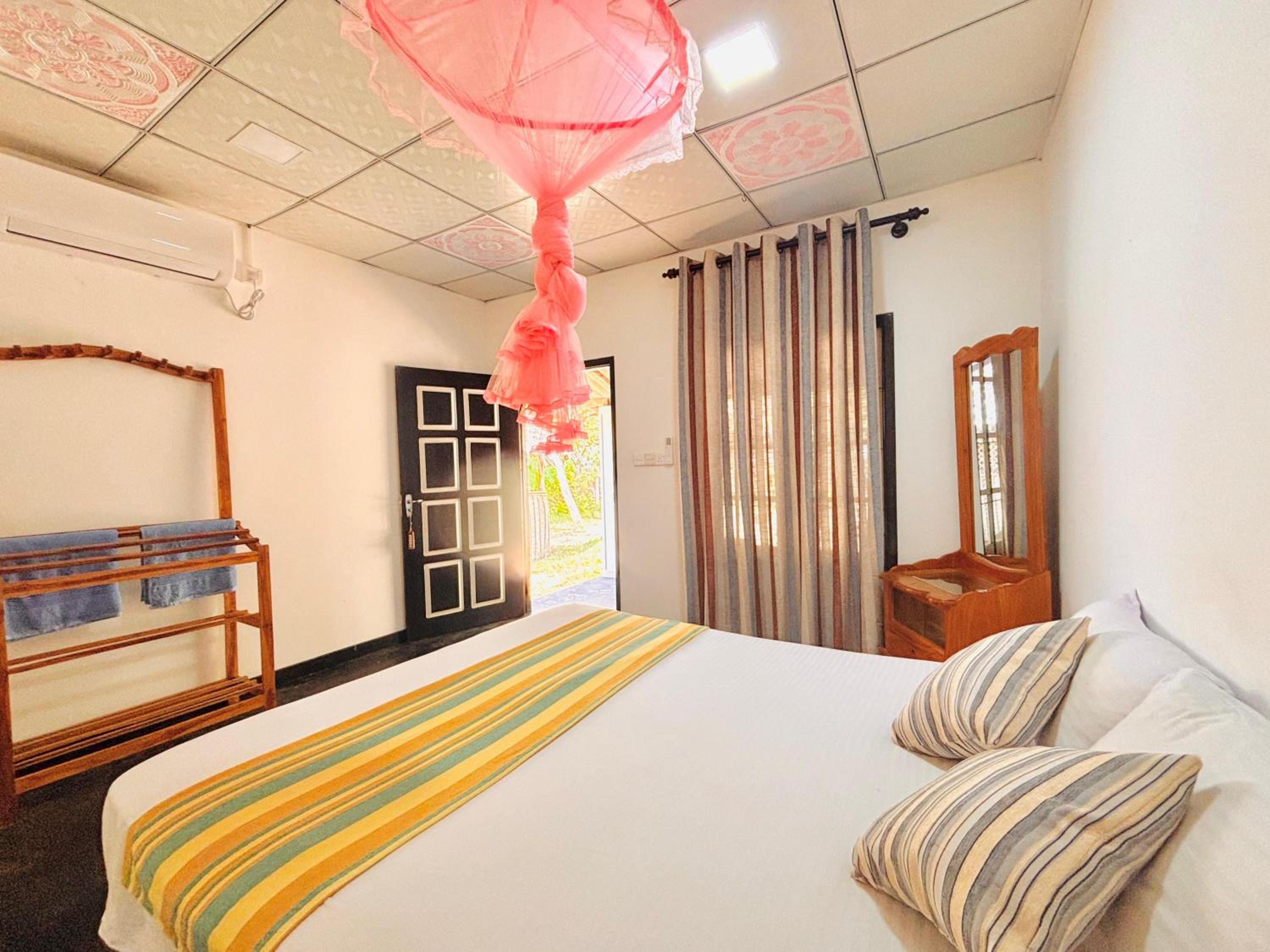 Budget Double Room photo 2