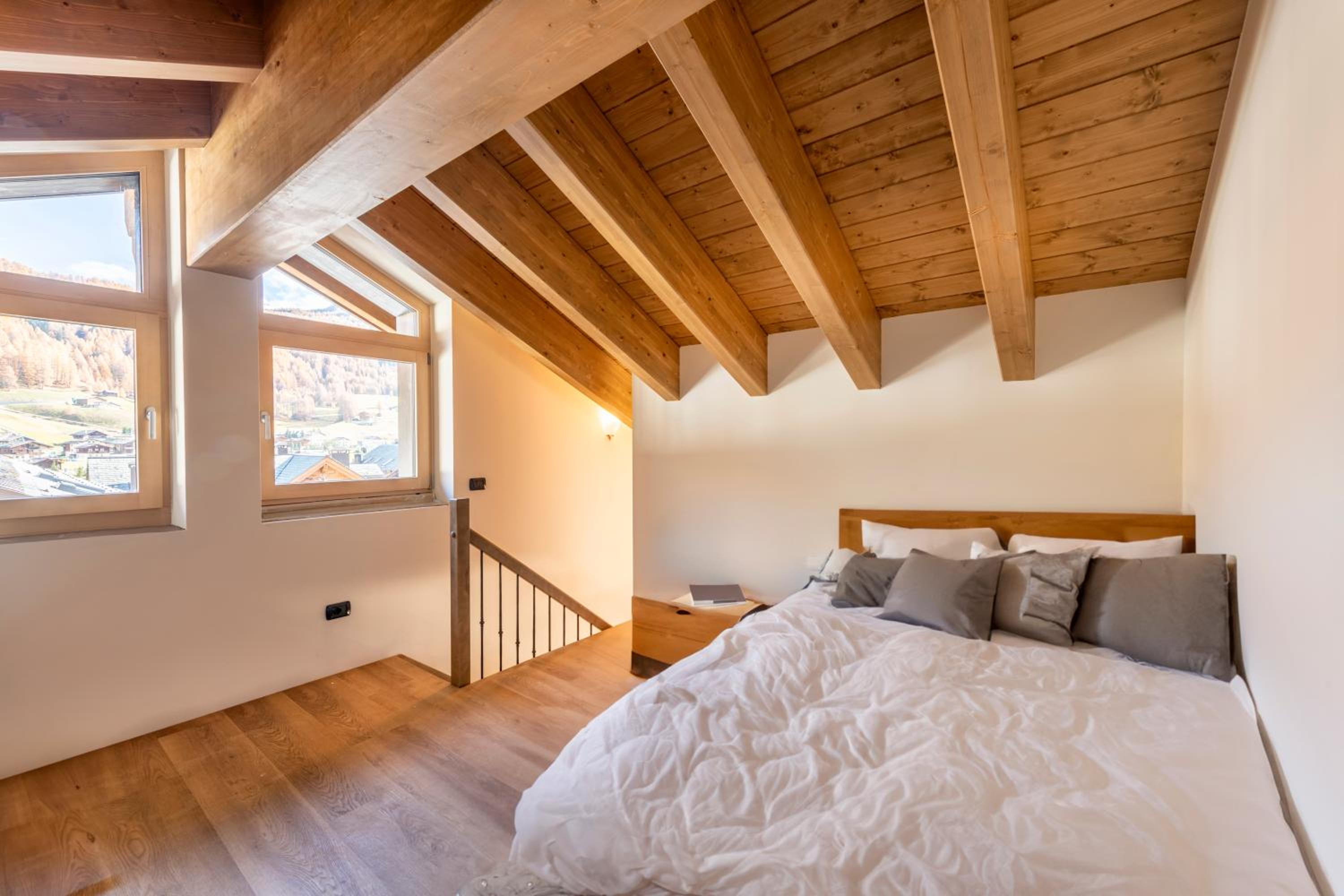 Attic One-Bedroom Apartment (4 Adults) photo 3