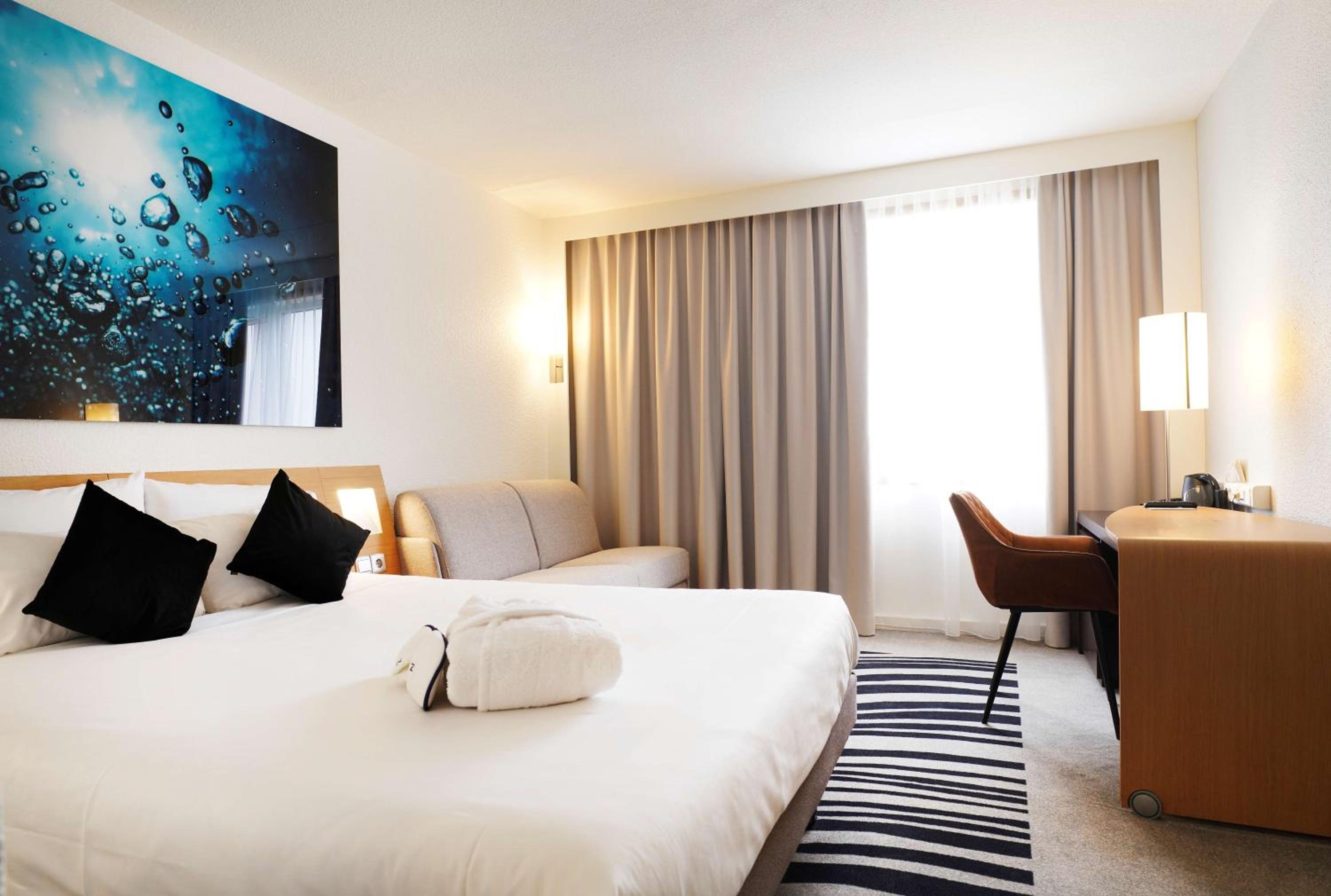 Executive Double Room with Sofa Bed - Photo 6