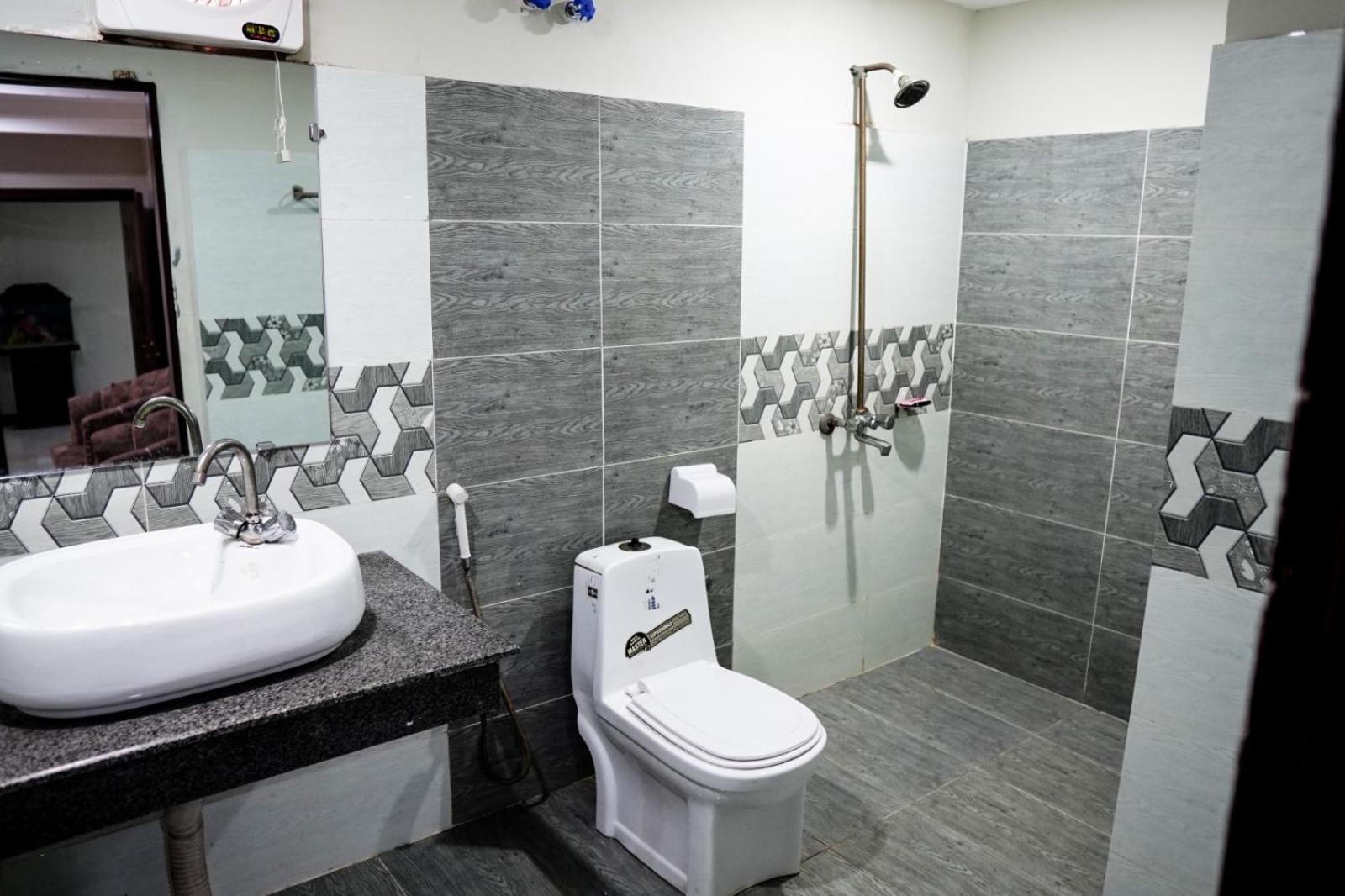 Deluxe Double or Twin Room photo 3