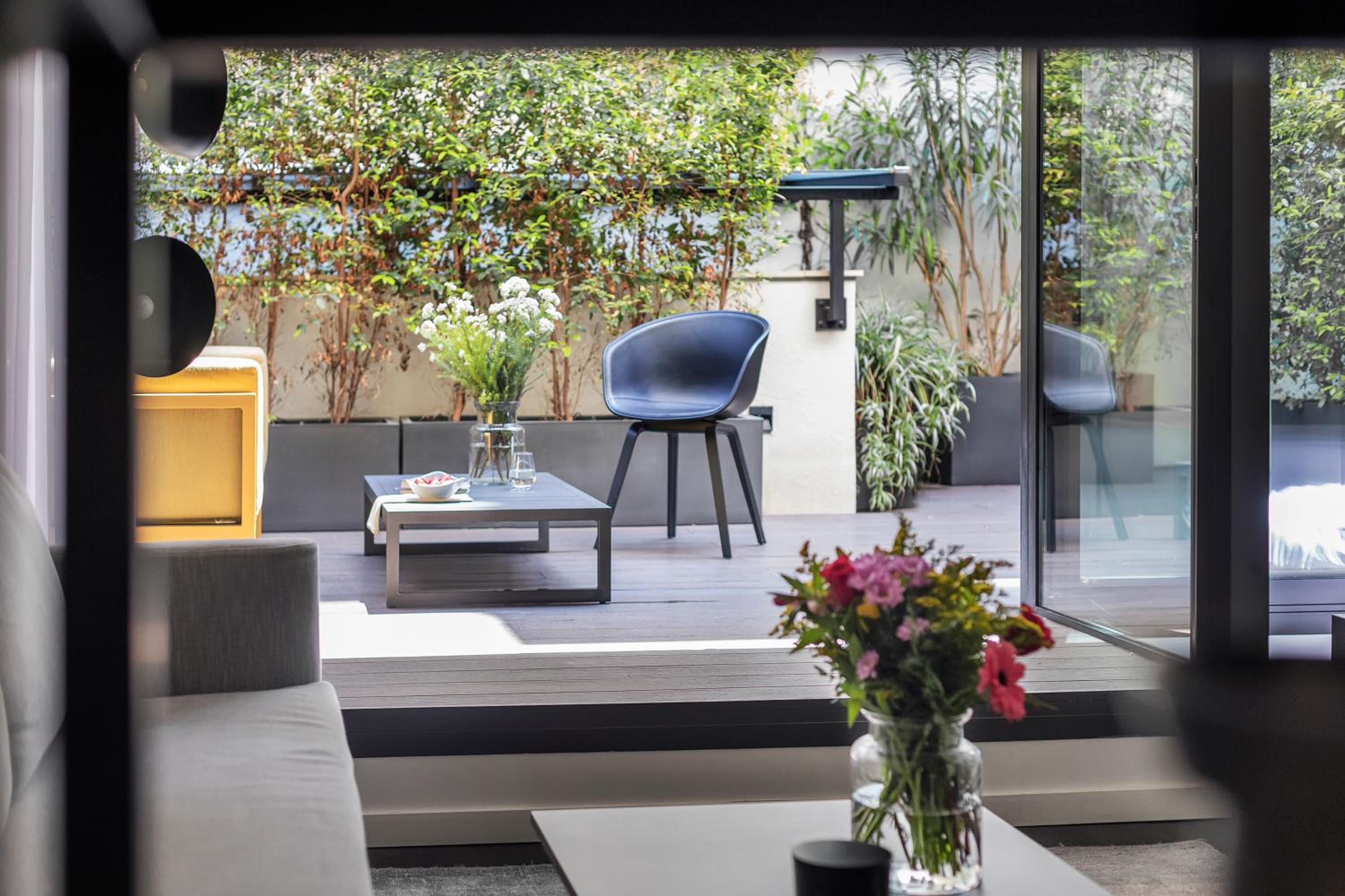 One-Bedroom Apartment with Terrace photo 2