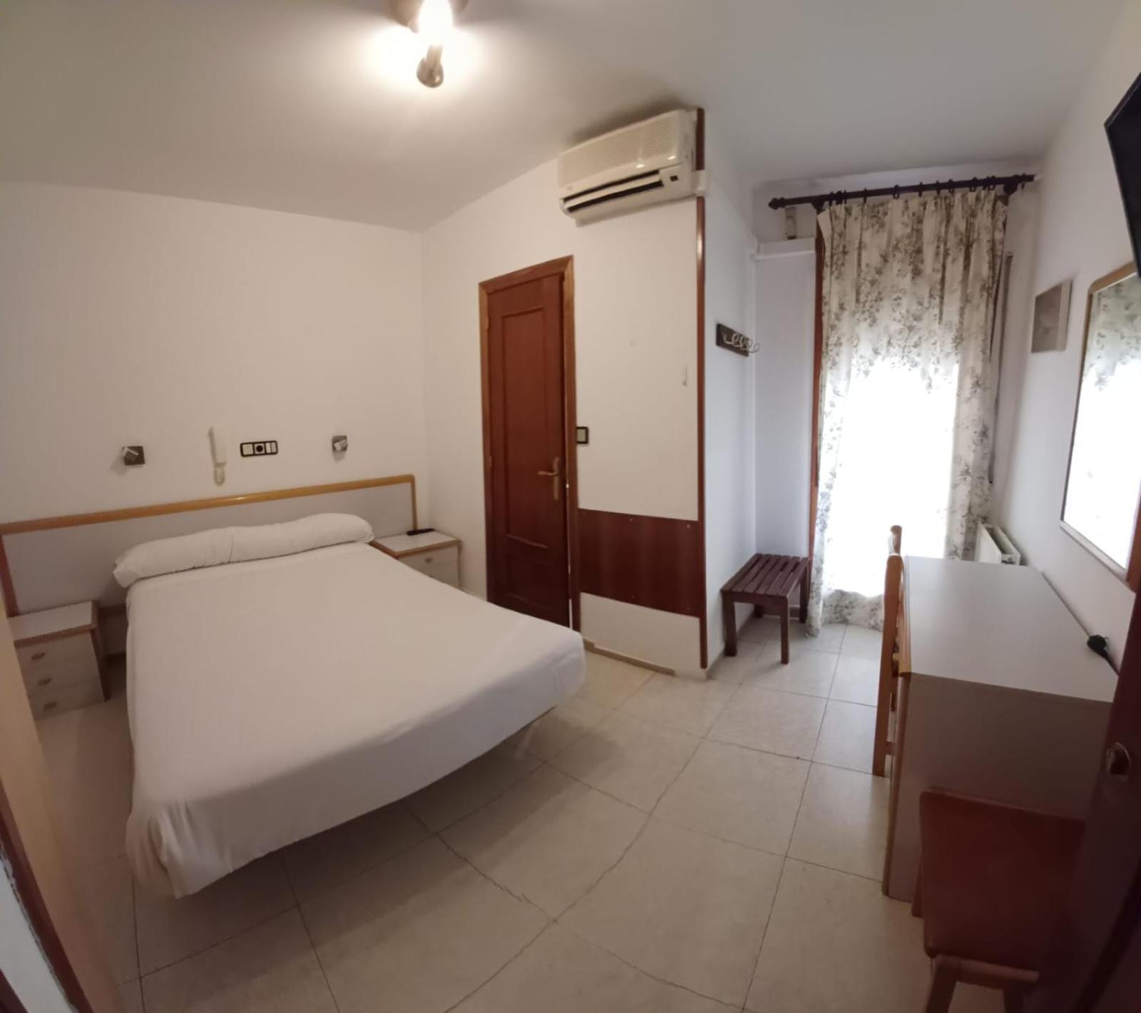 Double Room - Photo 3