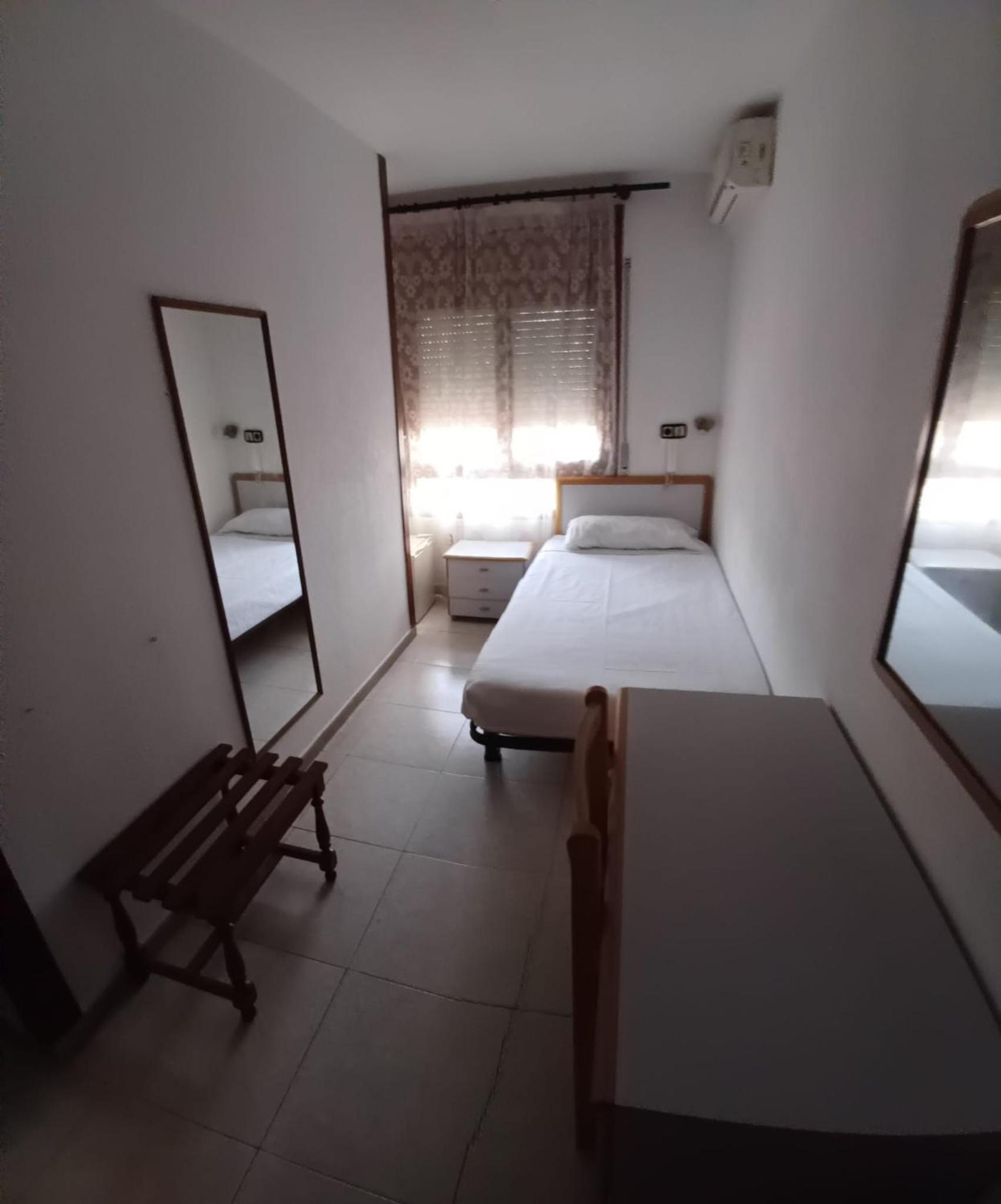 Single Room photo 2