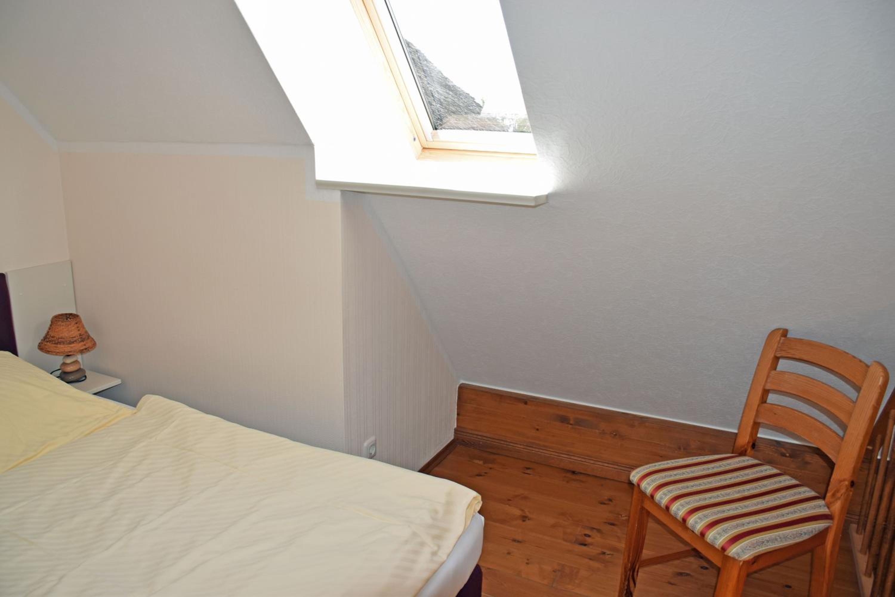 One-Bedroom Apartment with Lake View photo 2