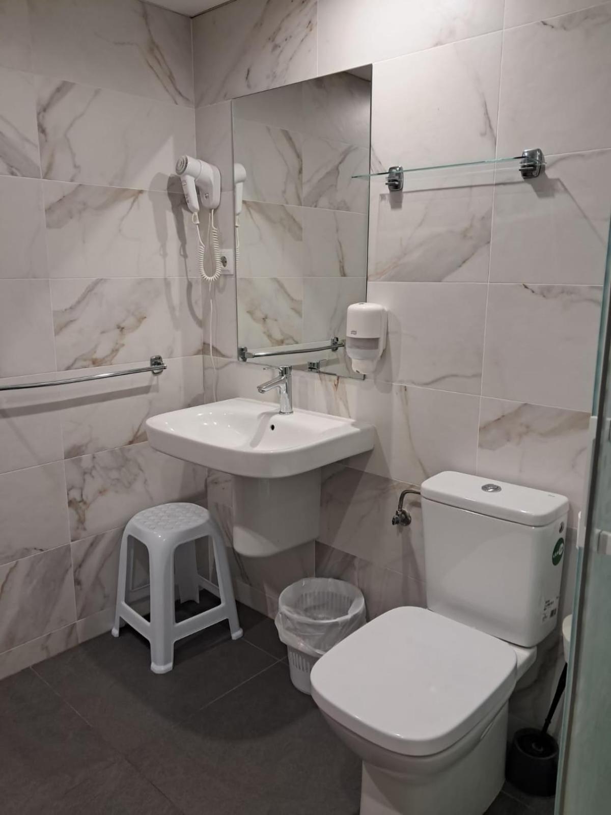Triple Room - Photo 6