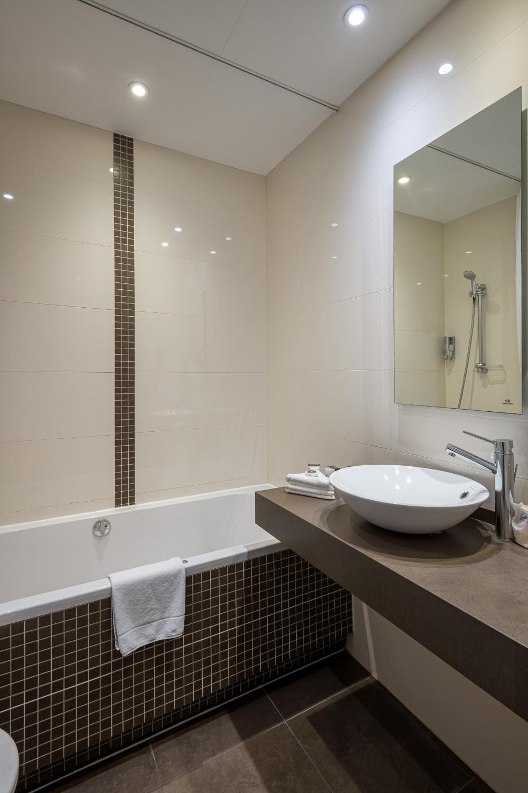 Small Double Room - Photo 3