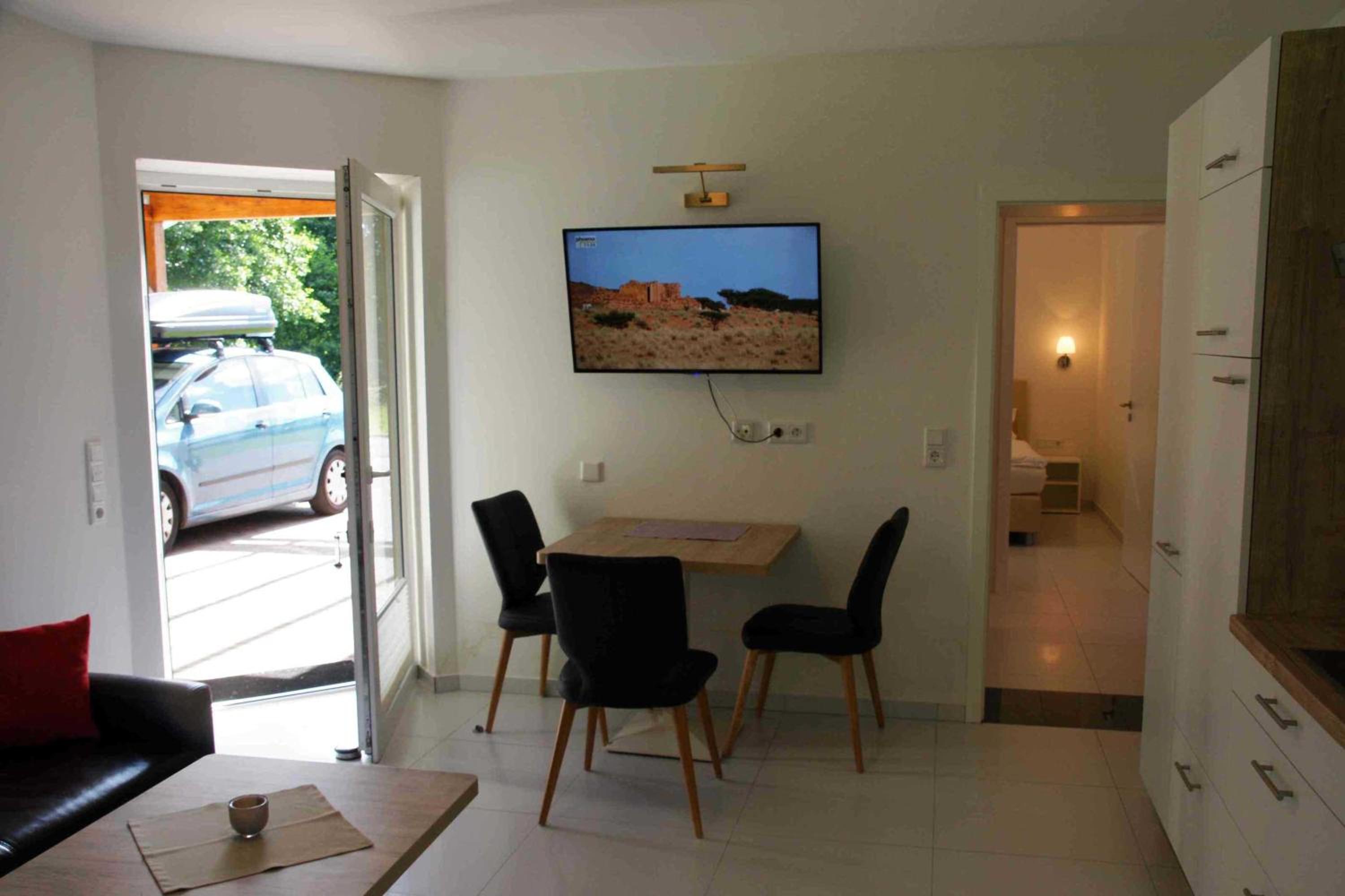 One-Bedroom Apartment photo 1