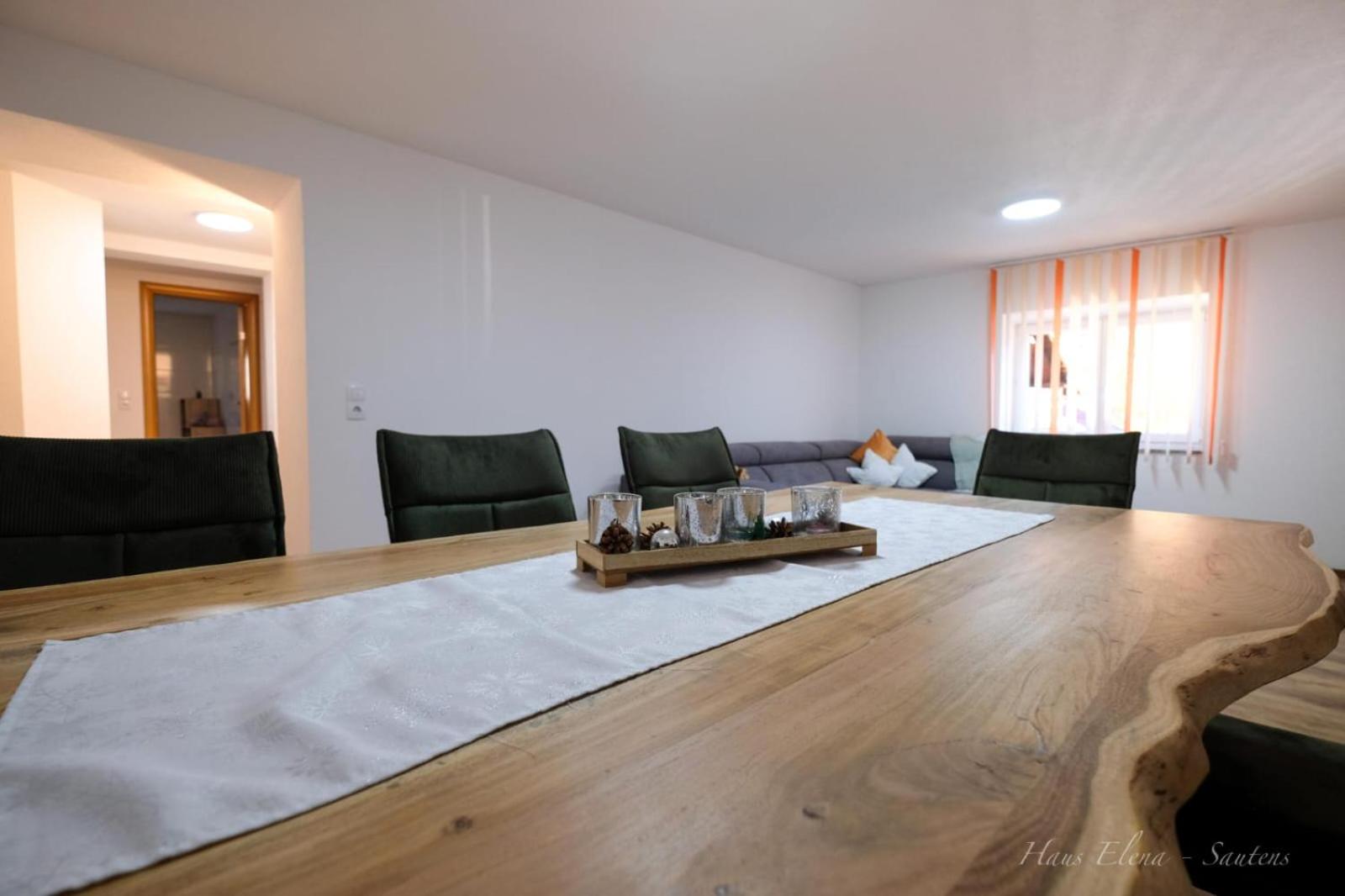 Two-Bedroom Apartment with Mountain View - Photo 7