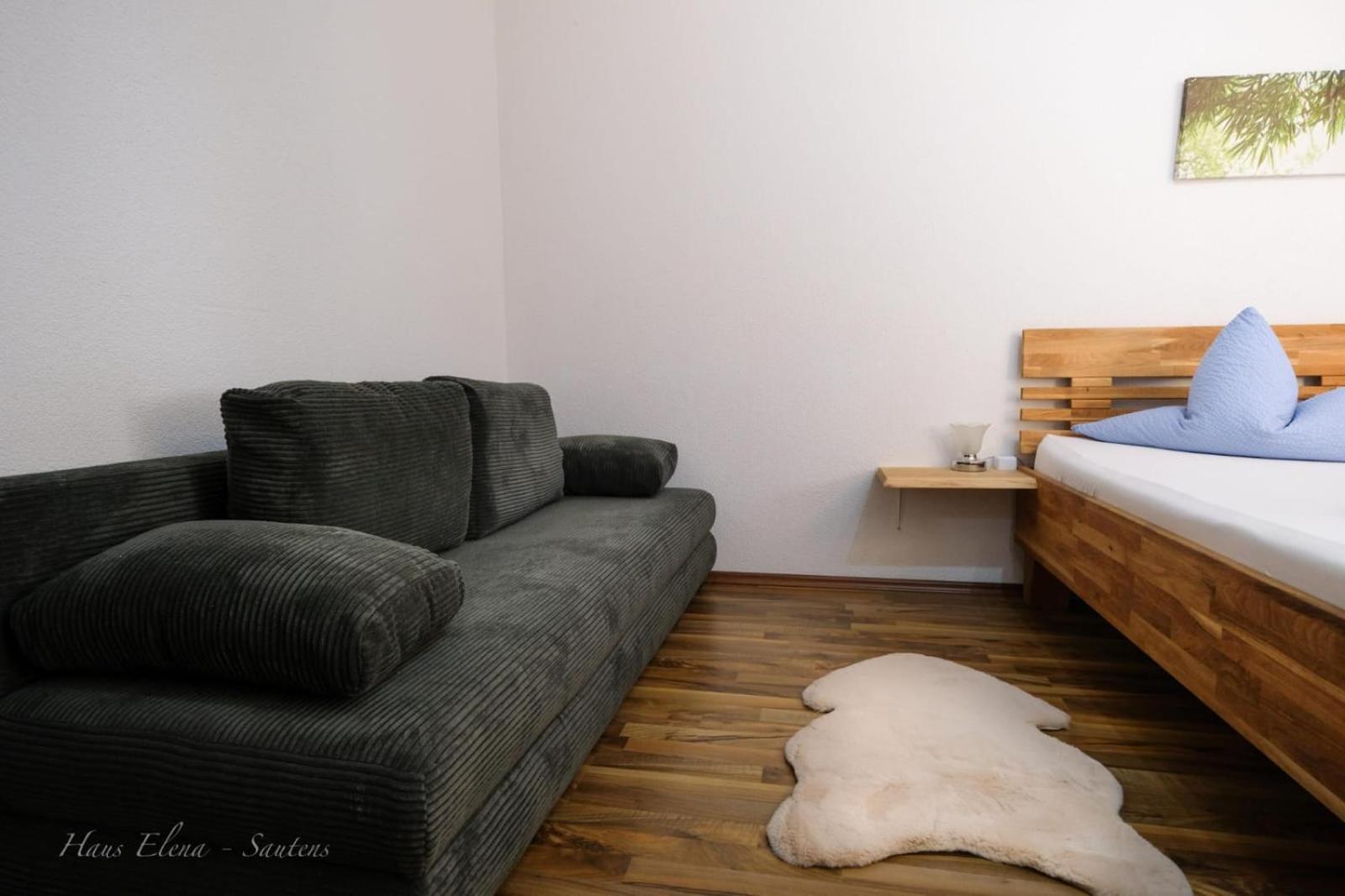 Studio Apartment - Photo 1