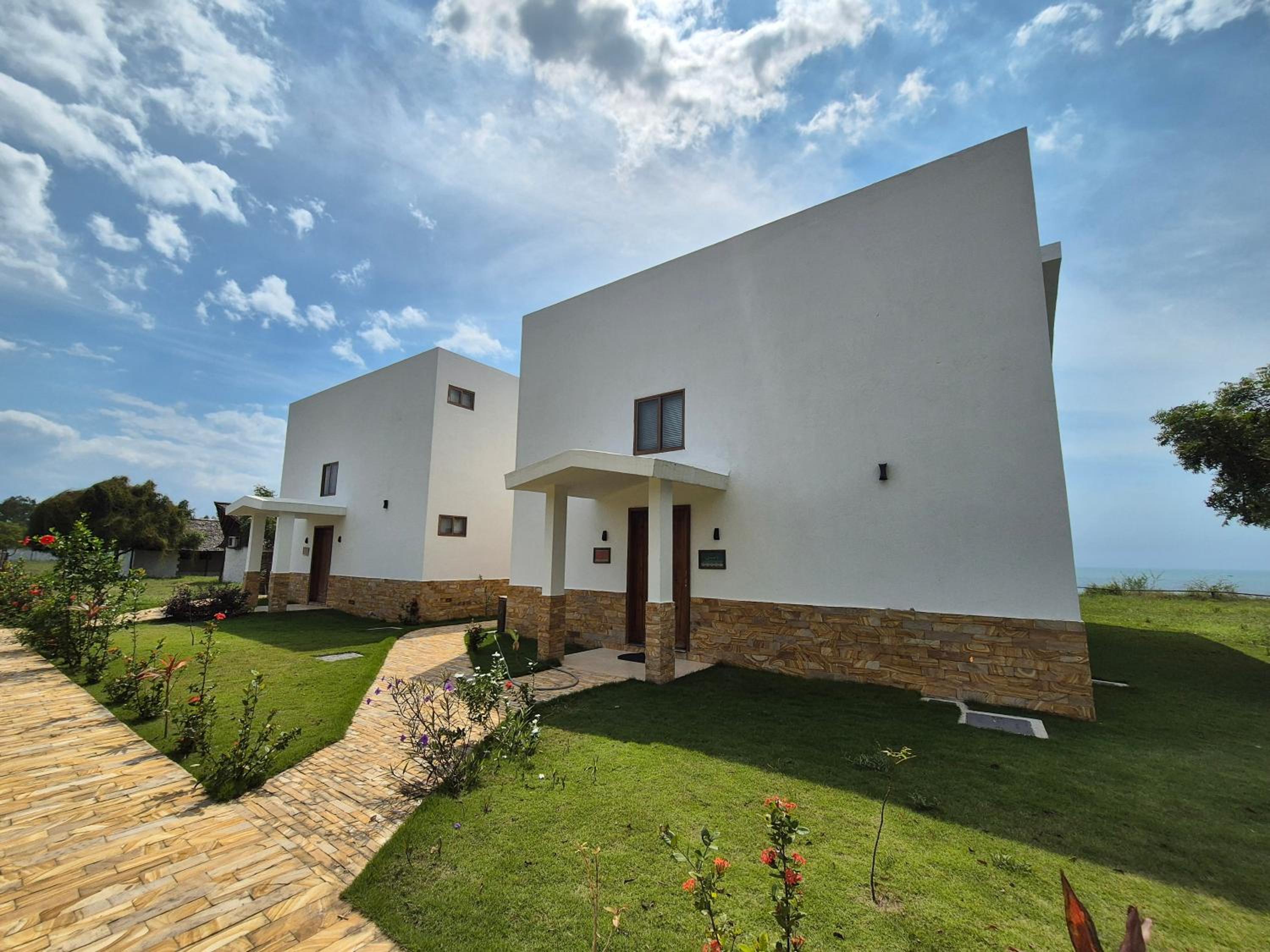 Three-Bedroom Villa photo 2