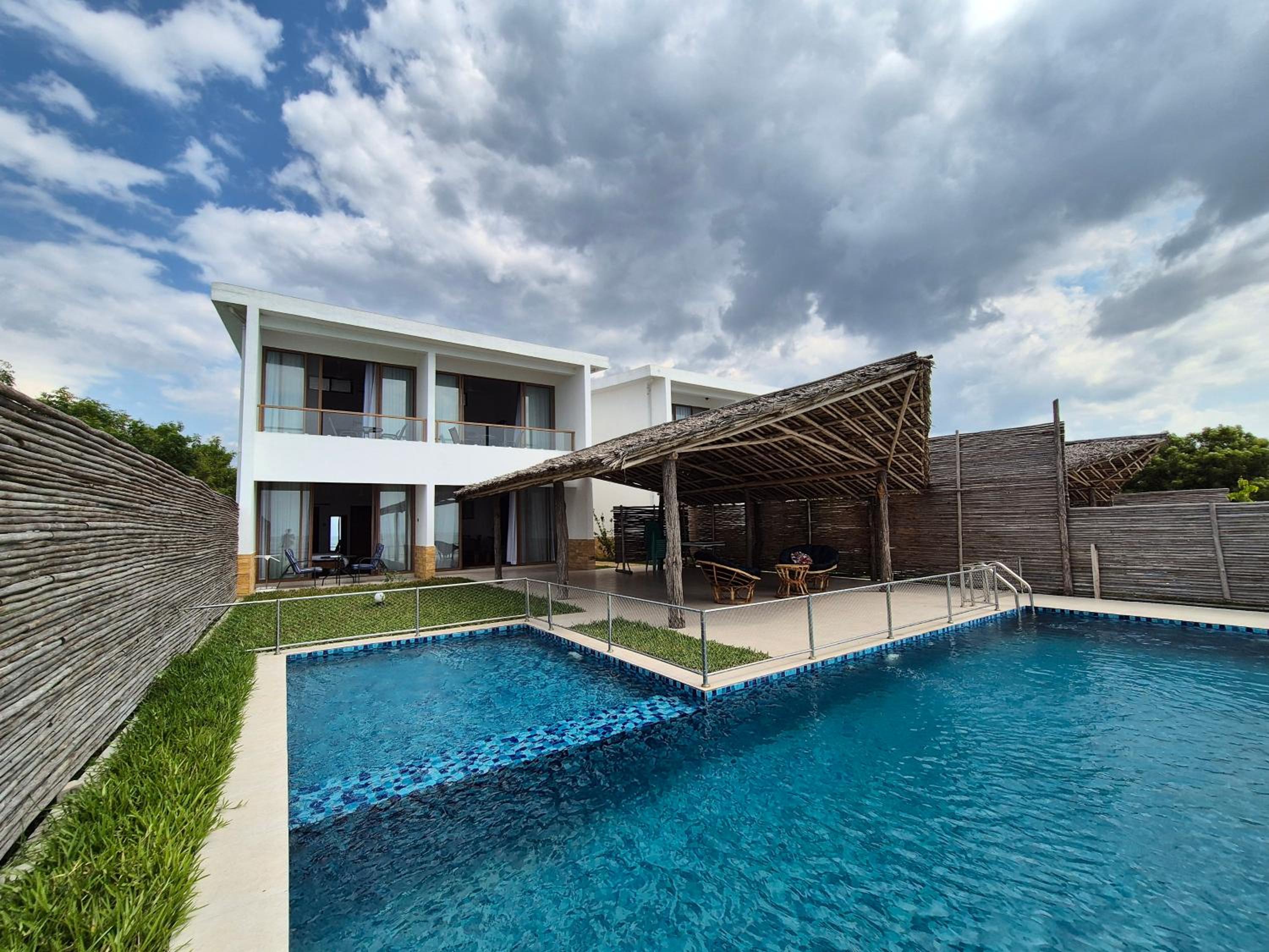 Three-Bedroom Villa photo 1