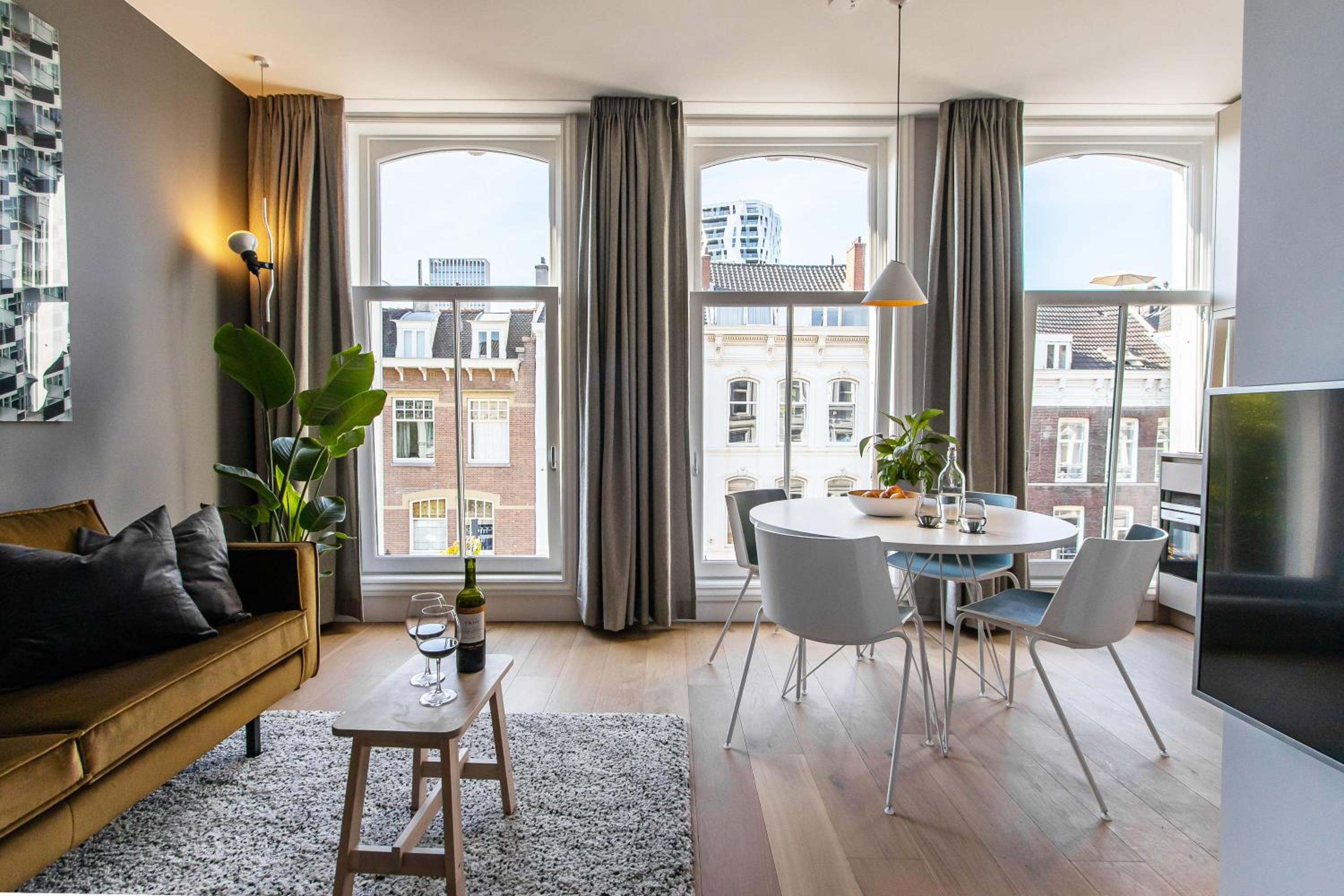 One-Bedroom Apartment with City View photo 1