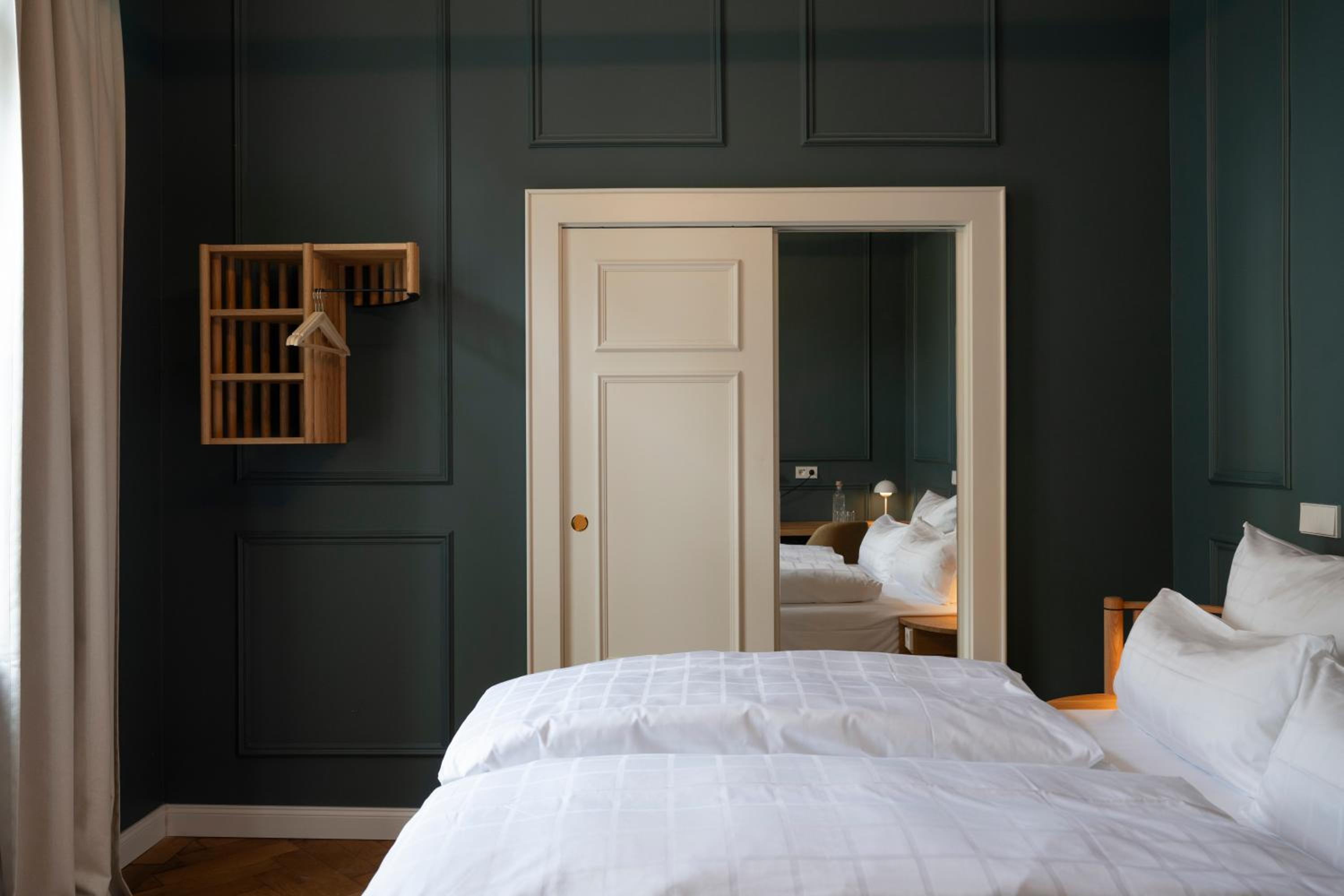 Basic Triple Room photo 2